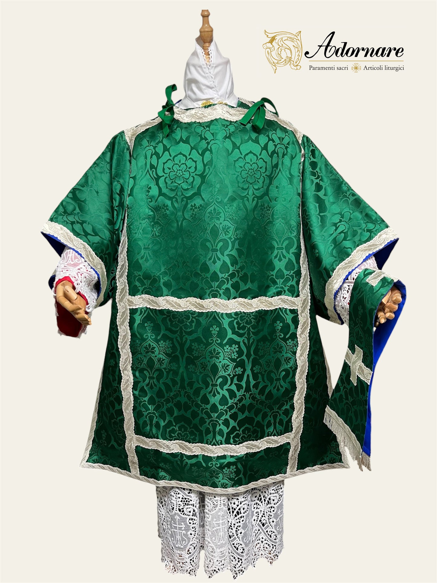 Damask Italian-cut Roman Dalmatic / Dalmatica romana in damasco