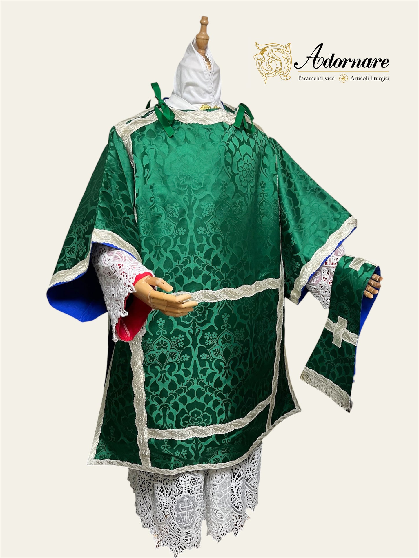 Damask Italian-cut Roman Dalmatic / Dalmatica romana in damasco