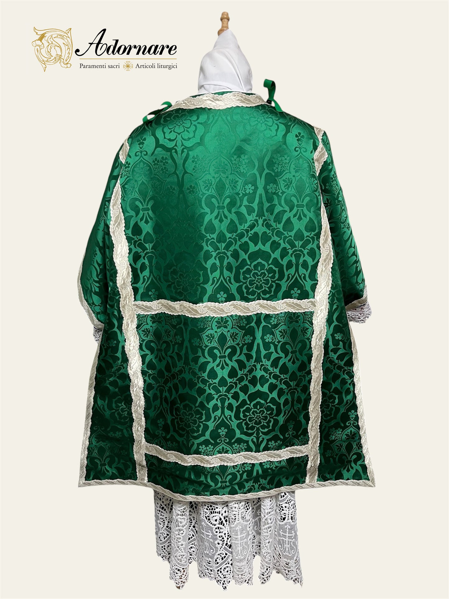 Damask Italian-cut Roman Dalmatic / Dalmatica romana in damasco