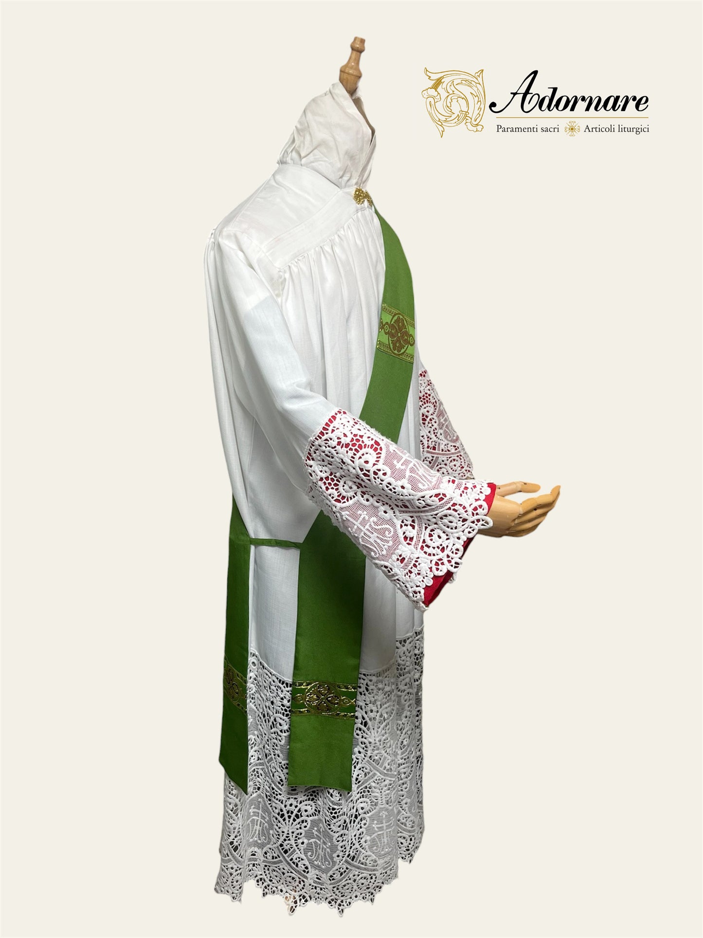 Gothic Dalmatic with woven orphrey bands / Dalmatica gotica