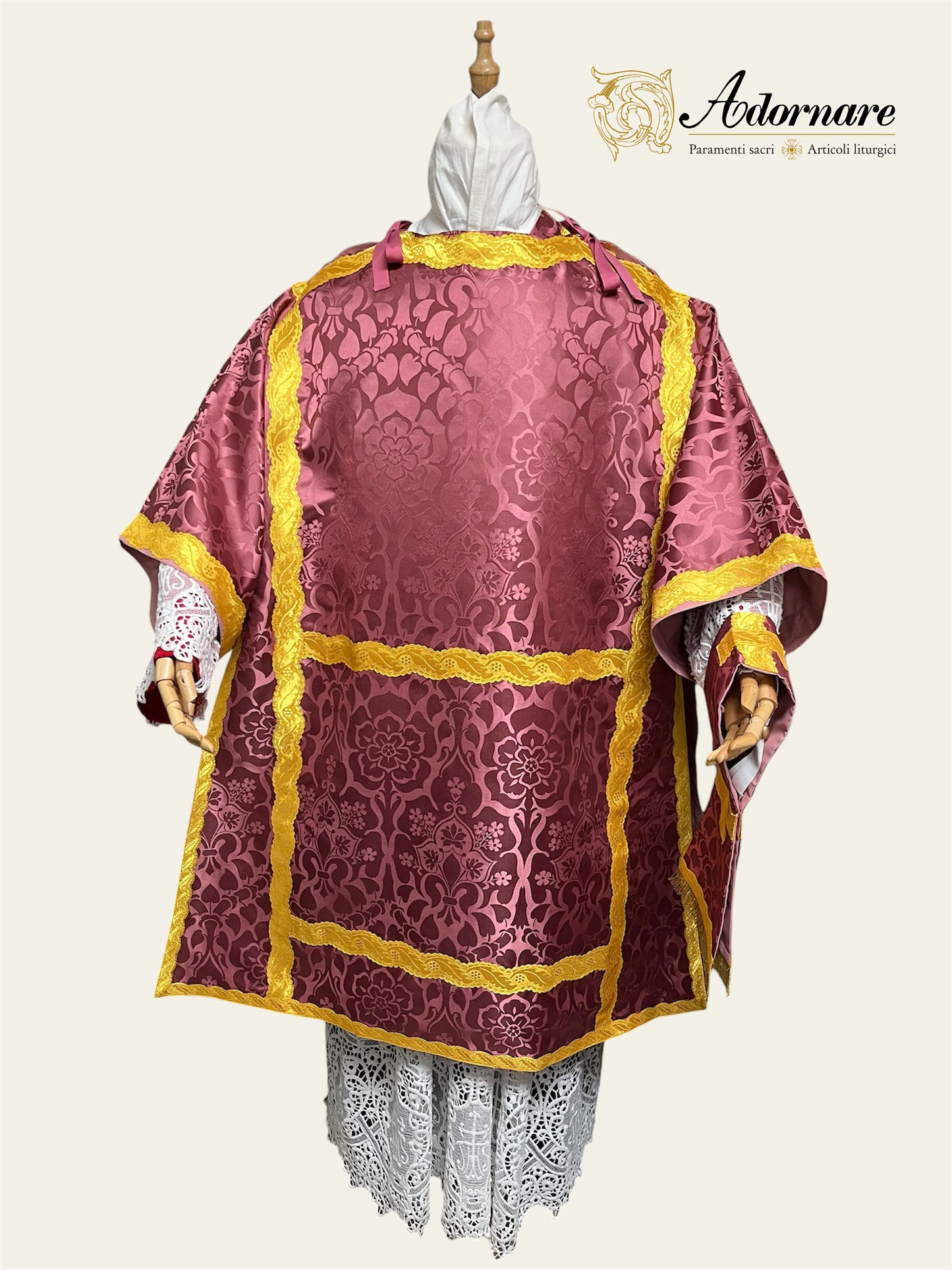 Damask Italian-cut Roman Dalmatic / Dalmatica romana in damasco