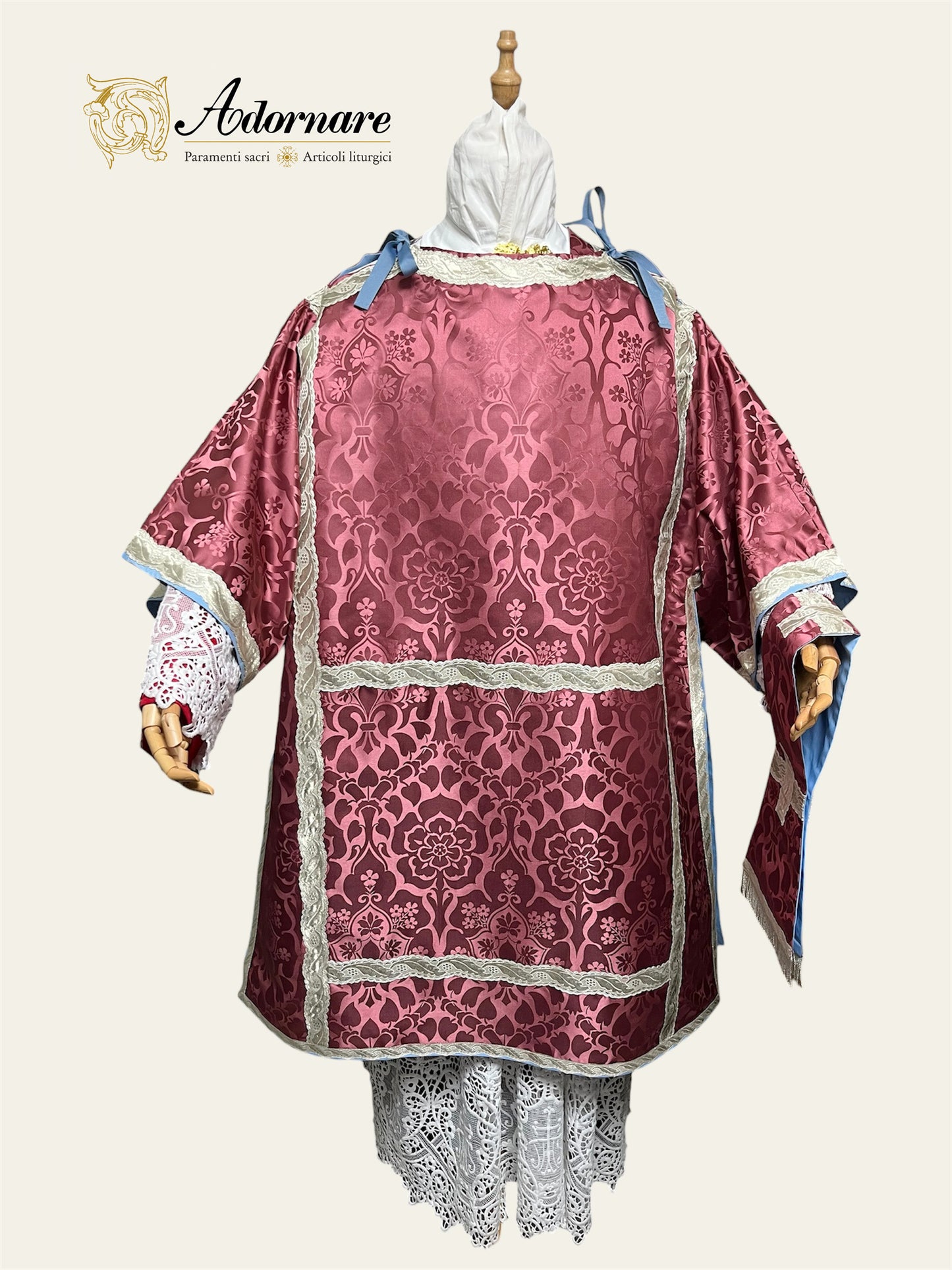 Damask Italian-cut Roman Dalmatic / Dalmatica romana in damasco