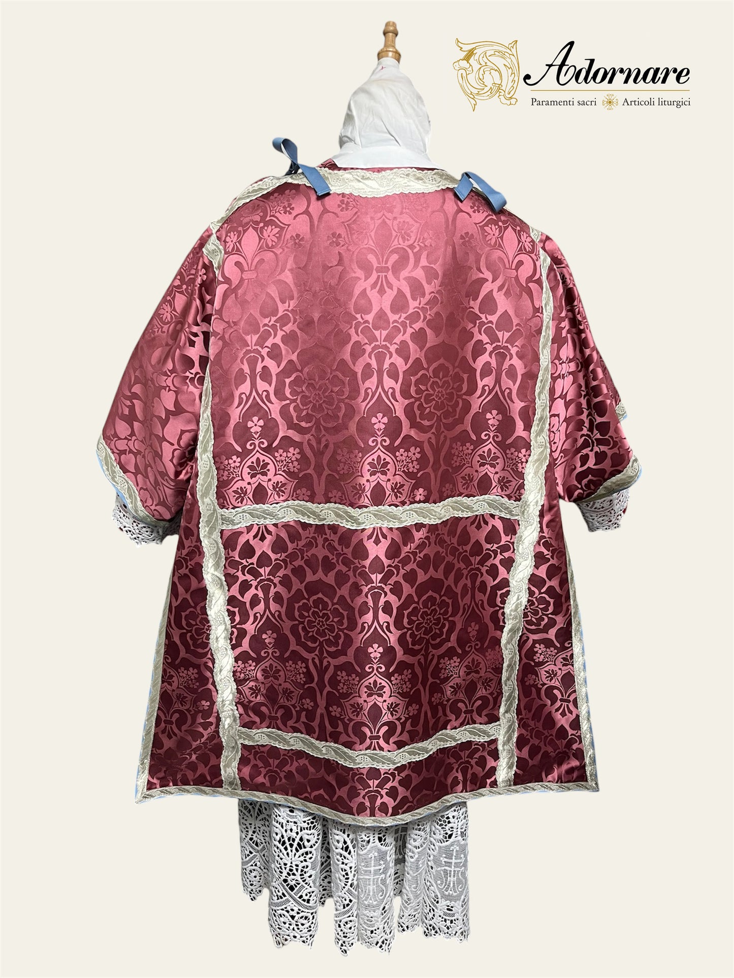 Damask Italian-cut Roman Dalmatic / Dalmatica romana in damasco
