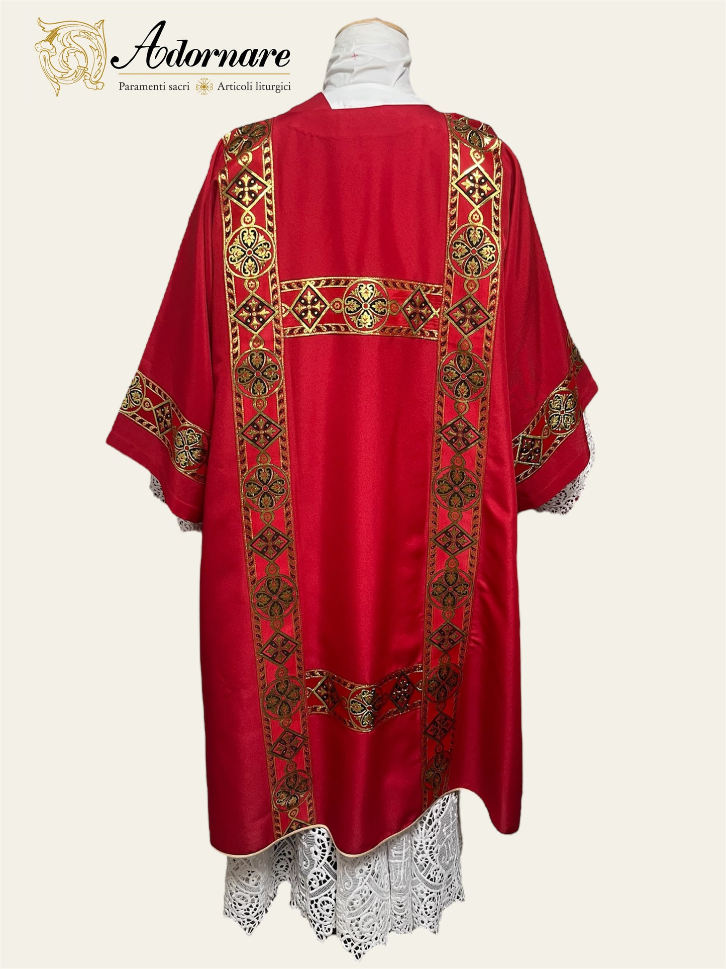 Gothic Dalmatic with woven orphrey bands / Dalmatica gotica