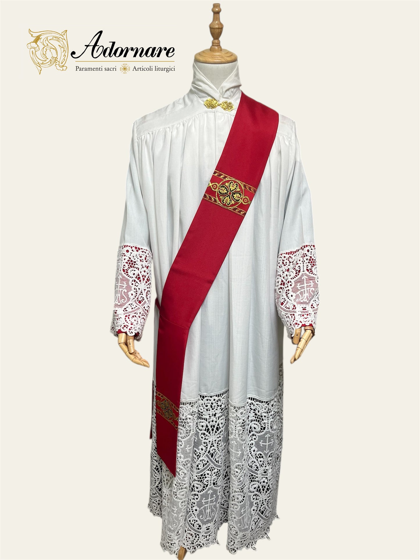 Gothic Dalmatic with woven orphrey bands / Dalmatica gotica