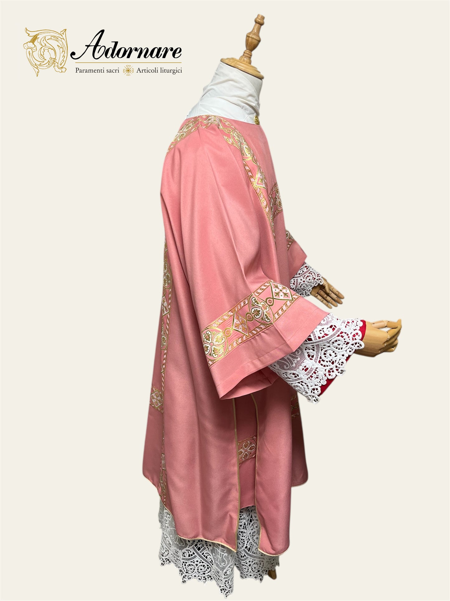Gothic Dalmatic with woven orphrey bands / Dalmatica gotica