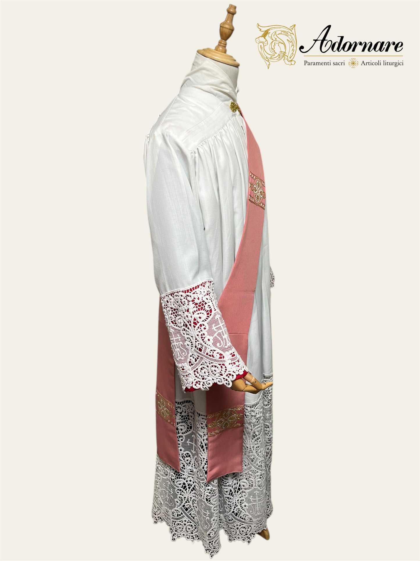 Gothic Dalmatic with woven orphrey bands / Dalmatica gotica