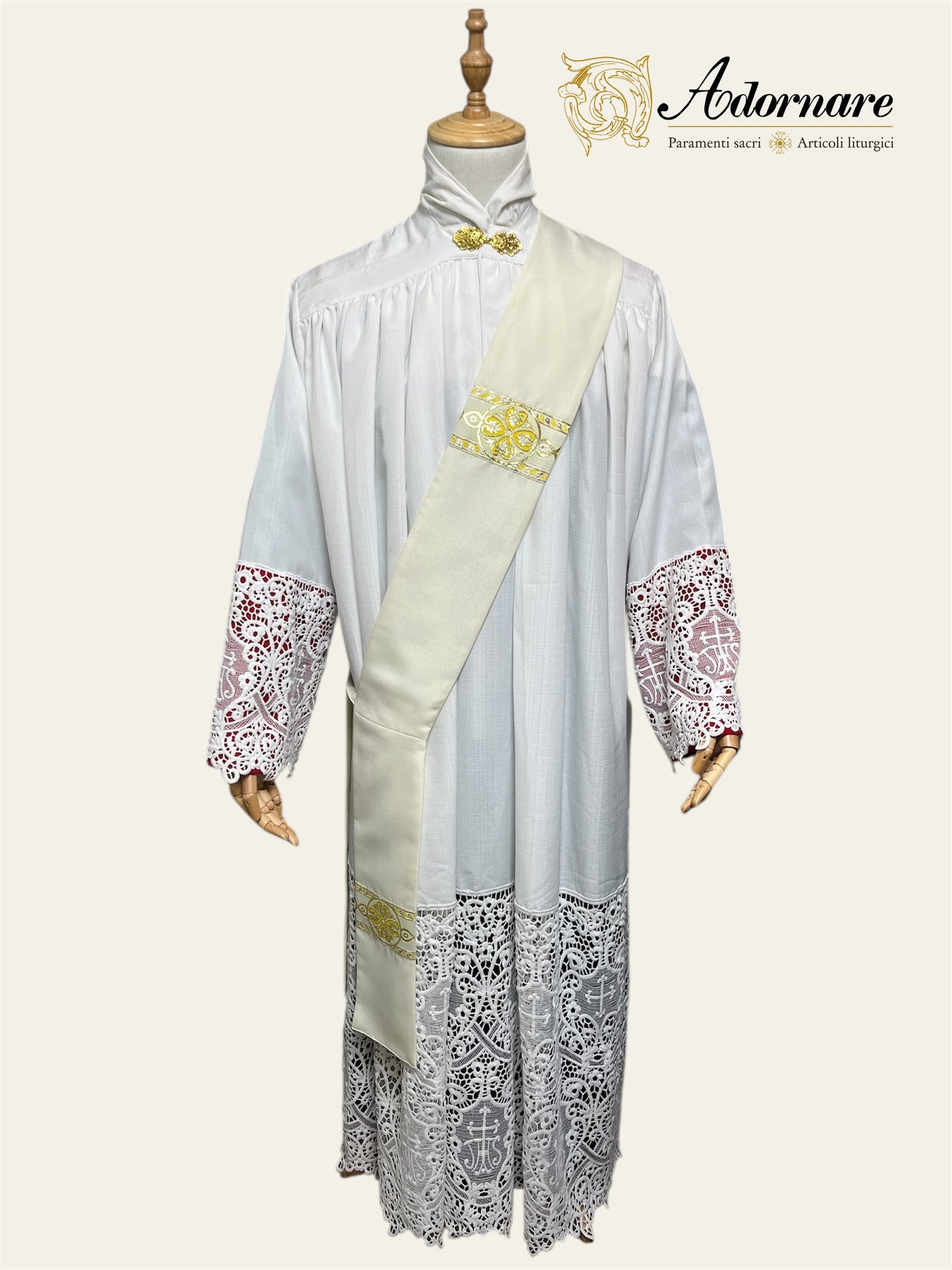 Gothic Dalmatic with woven orphrey bands / Dalmatica gotica