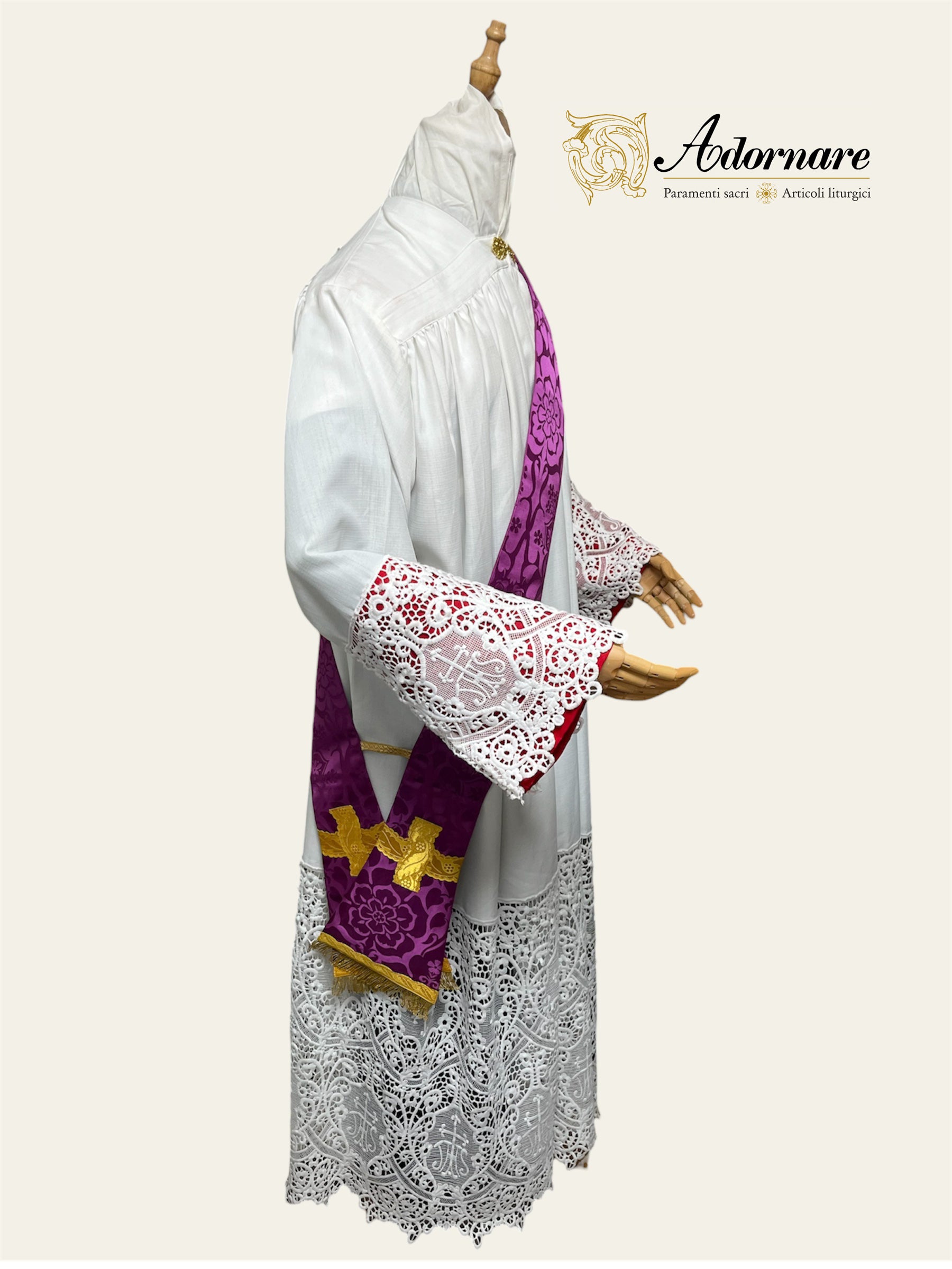Italian Solemn Mass Set in damask with French-style Dalmatics