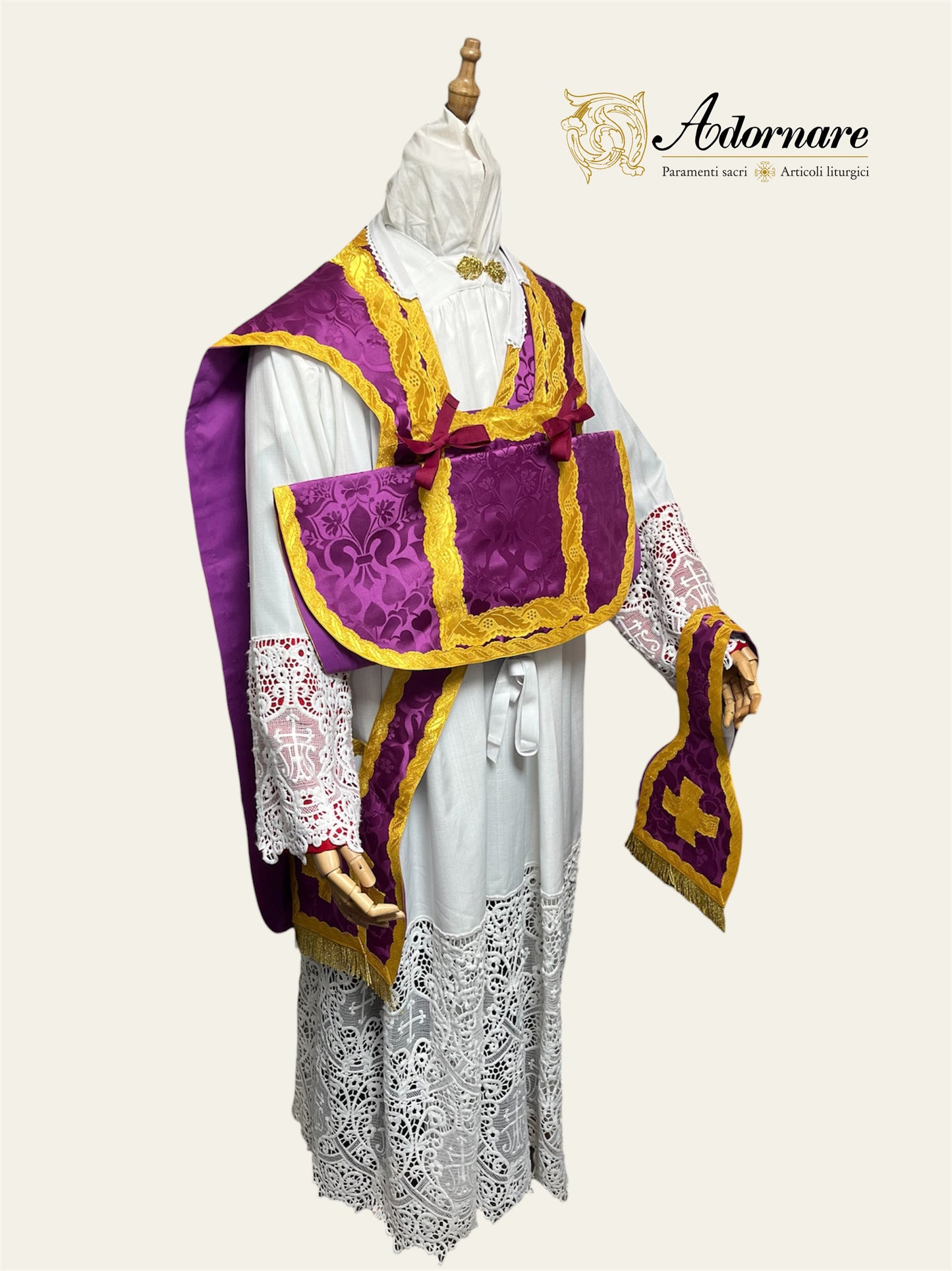 IHS Embroidered Folded chasubles & broad stole Solemn Mass Set in French Roman Style /Pianete Plicate e Stolone Francese Damasco Ricamato "IHS"
