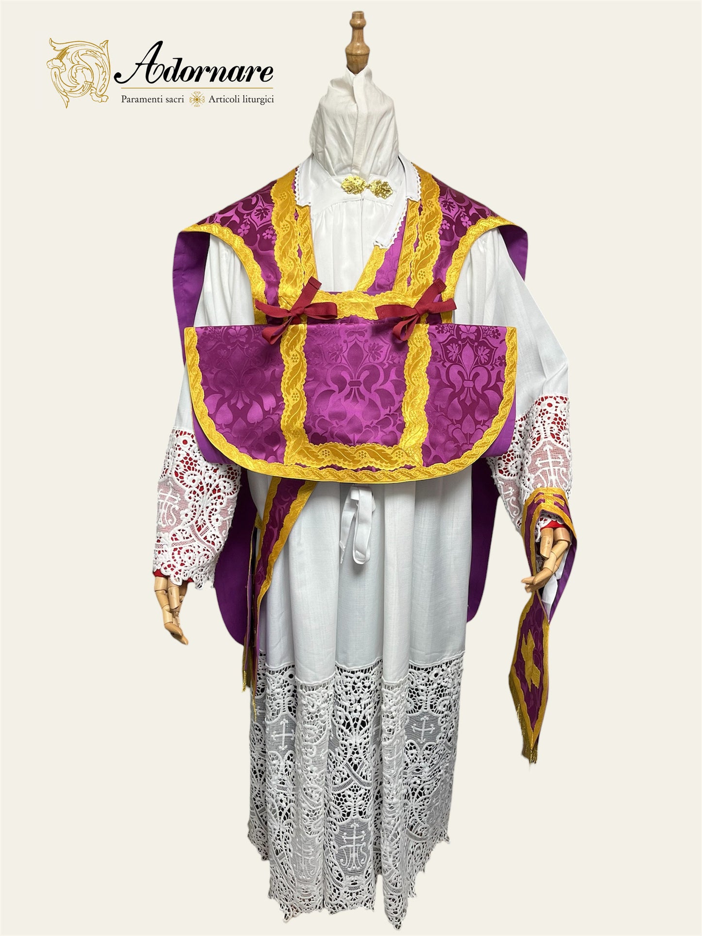 IHS Embroidered Folded chasubles & broad stole Solemn Mass Set in French Roman Style /Pianete Plicate e Stolone Francese Damasco Ricamato "IHS"