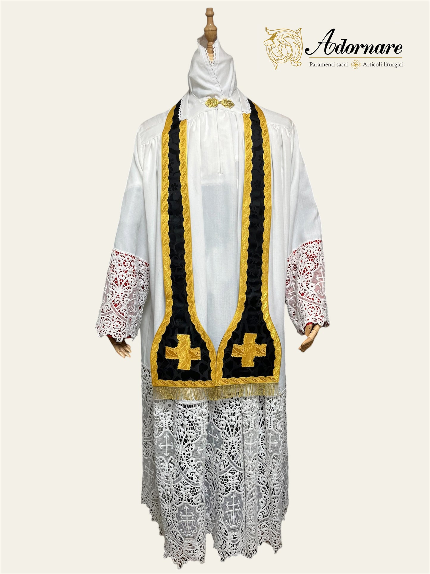 Damask "IHS" French-cut Roman Chasuble Low Mass Set / Pianeta Francese Damasco "IHS"