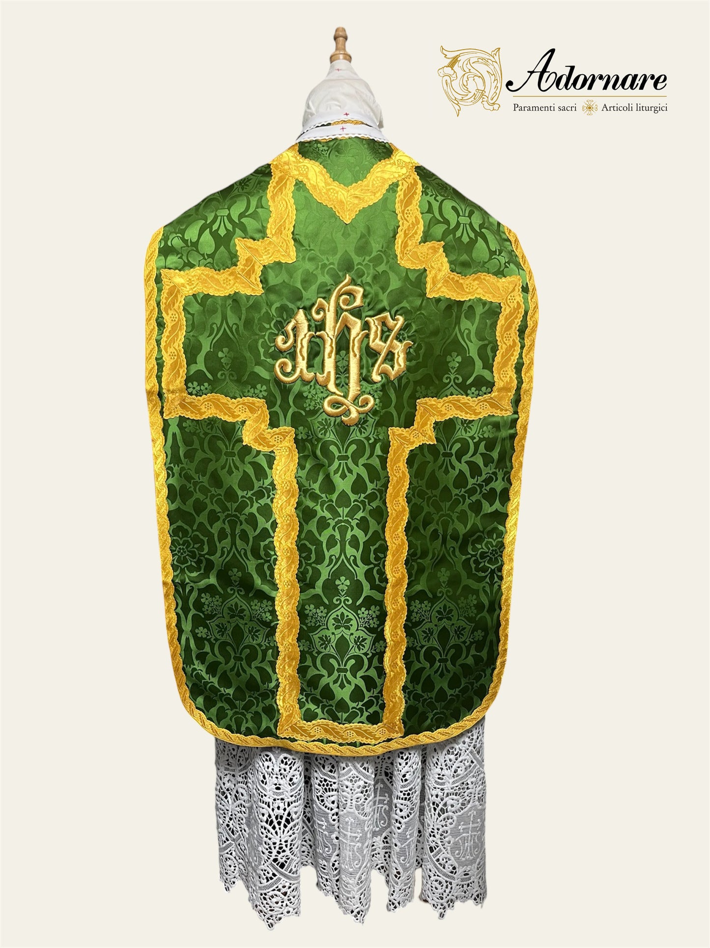 Damask "IHS" French-cut Roman Chasuble Low Mass Set / Pianeta Francese Damasco "IHS"