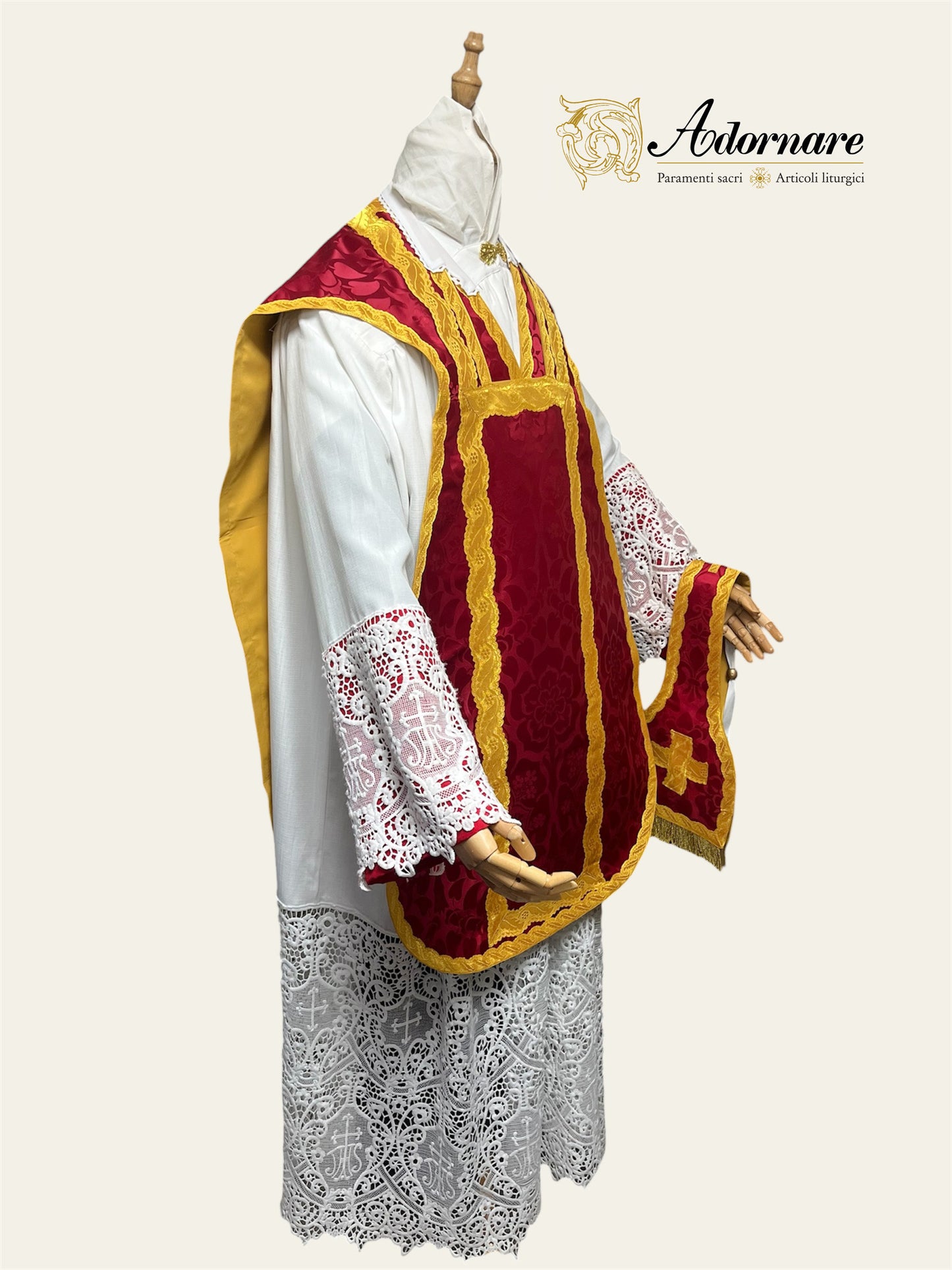 Damask "IHS" French-cut Roman Chasuble Low Mass Set / Pianeta Francese Damasco "IHS"