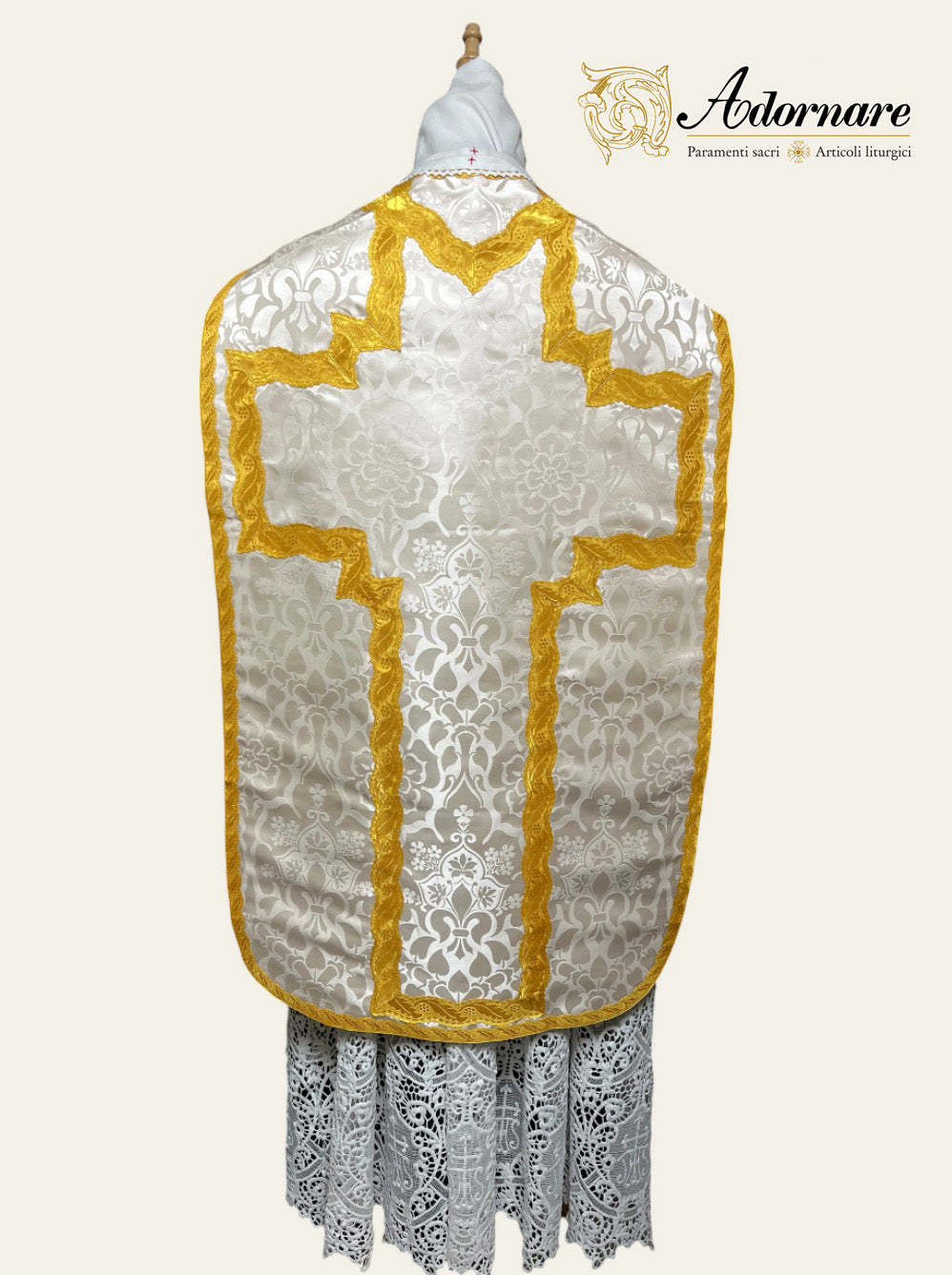 Damask French-cut Roman Chasuble Low Mass Set / Pianeta Francese Damasco
