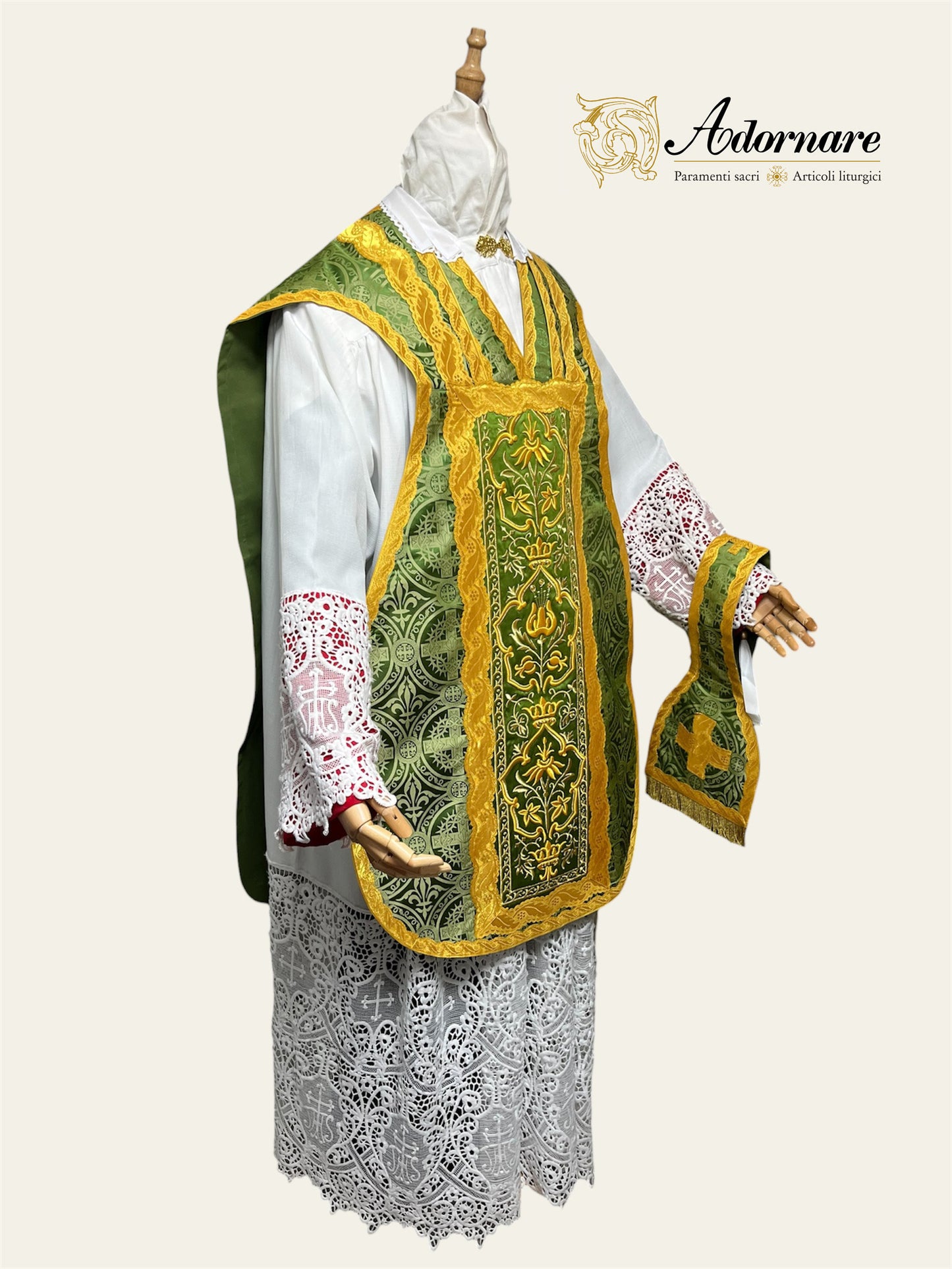Ornate "Crowns & Lilies" Machine and hand-embroidered French-cut Roman Chasuble Low Mass Set / Pianeta Francese Ricamato Ornato