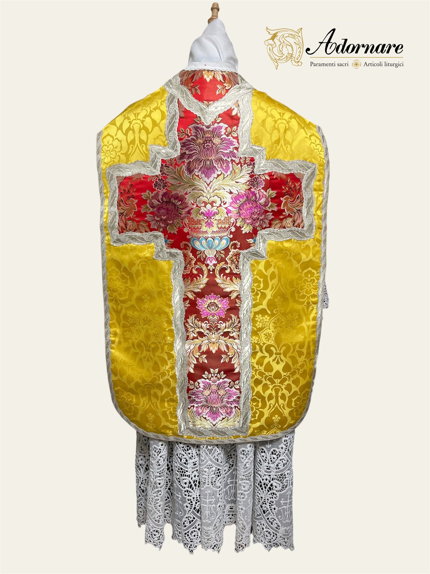 French Damask Roman Chasuble with brocade panels - Low Mass Set / Pianeta Francese Damasco con inserti in broccato