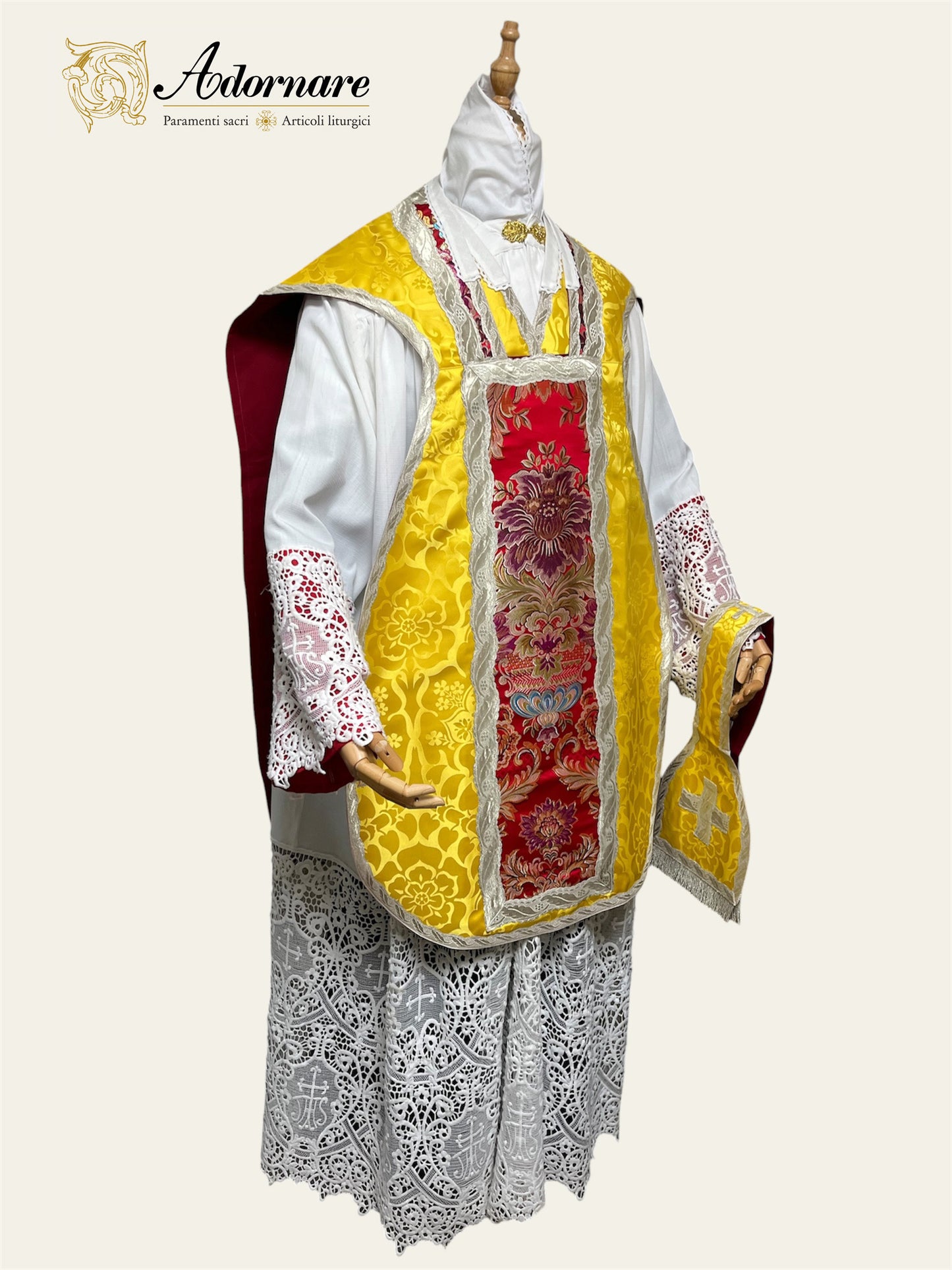 French Damask Roman Chasuble with brocade panels - Low Mass Set / Pianeta Francese Damasco con inserti in broccato