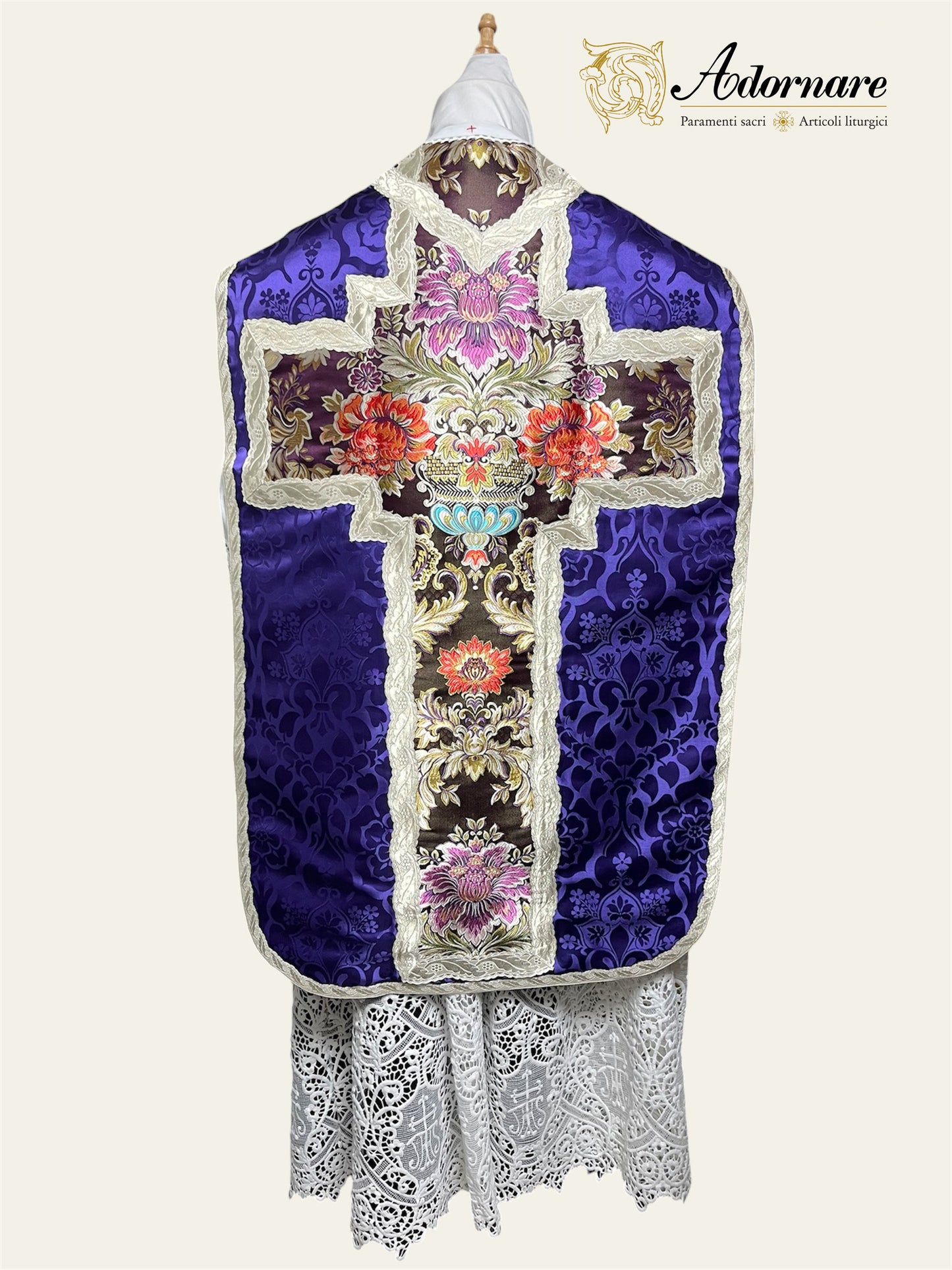 French Damask Roman Chasuble with brocade panels - Low Mass Set / Pianeta Francese Damasco con inserti in broccato