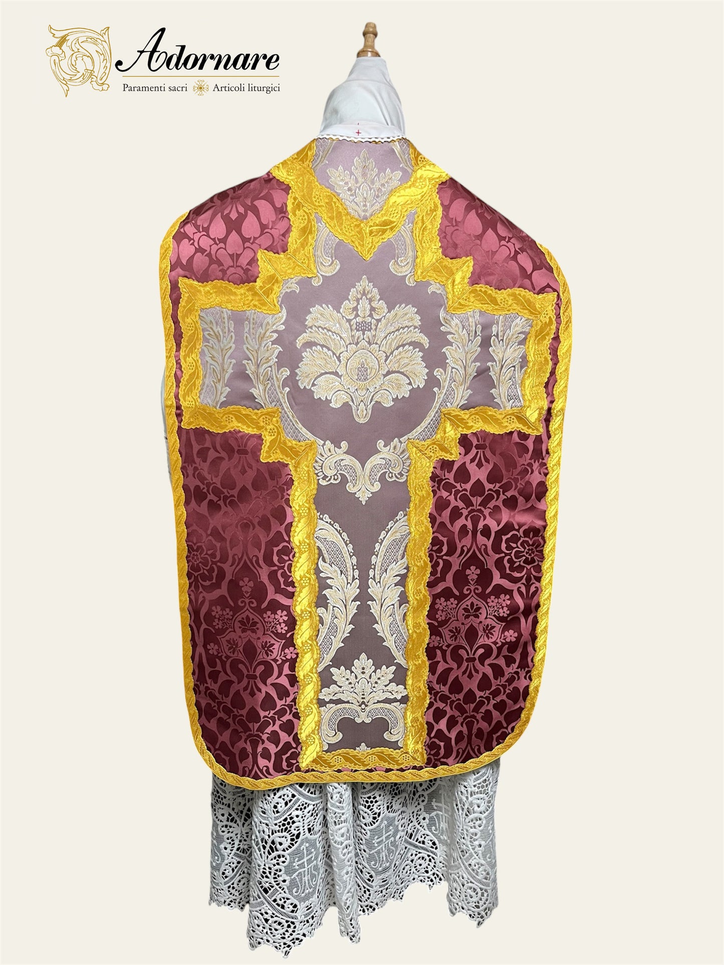 French Damask Roman Chasuble with brocade panels - Low Mass Set / Pianeta Francese Damasco con inserti in broccato