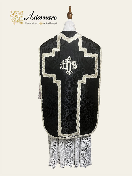 Damask "IHS" French-cut Roman Chasuble Low Mass Set / Pianeta Francese Damasco "IHS"