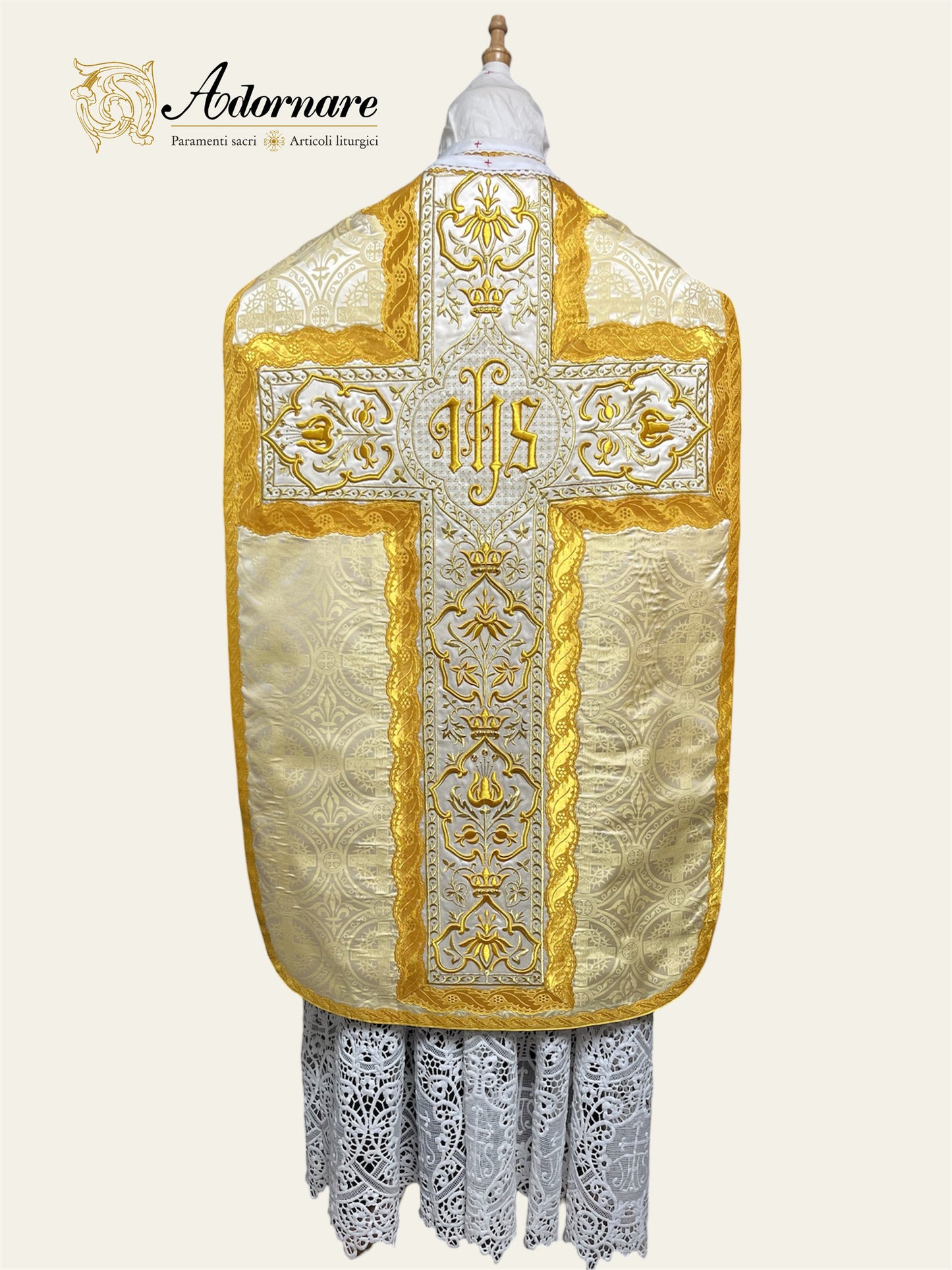 Ornate "Crowns & Lilies" Machine and hand-embroidered French-cut Roman Chasuble Low Mass Set / Pianeta Francese Ricamato Ornato