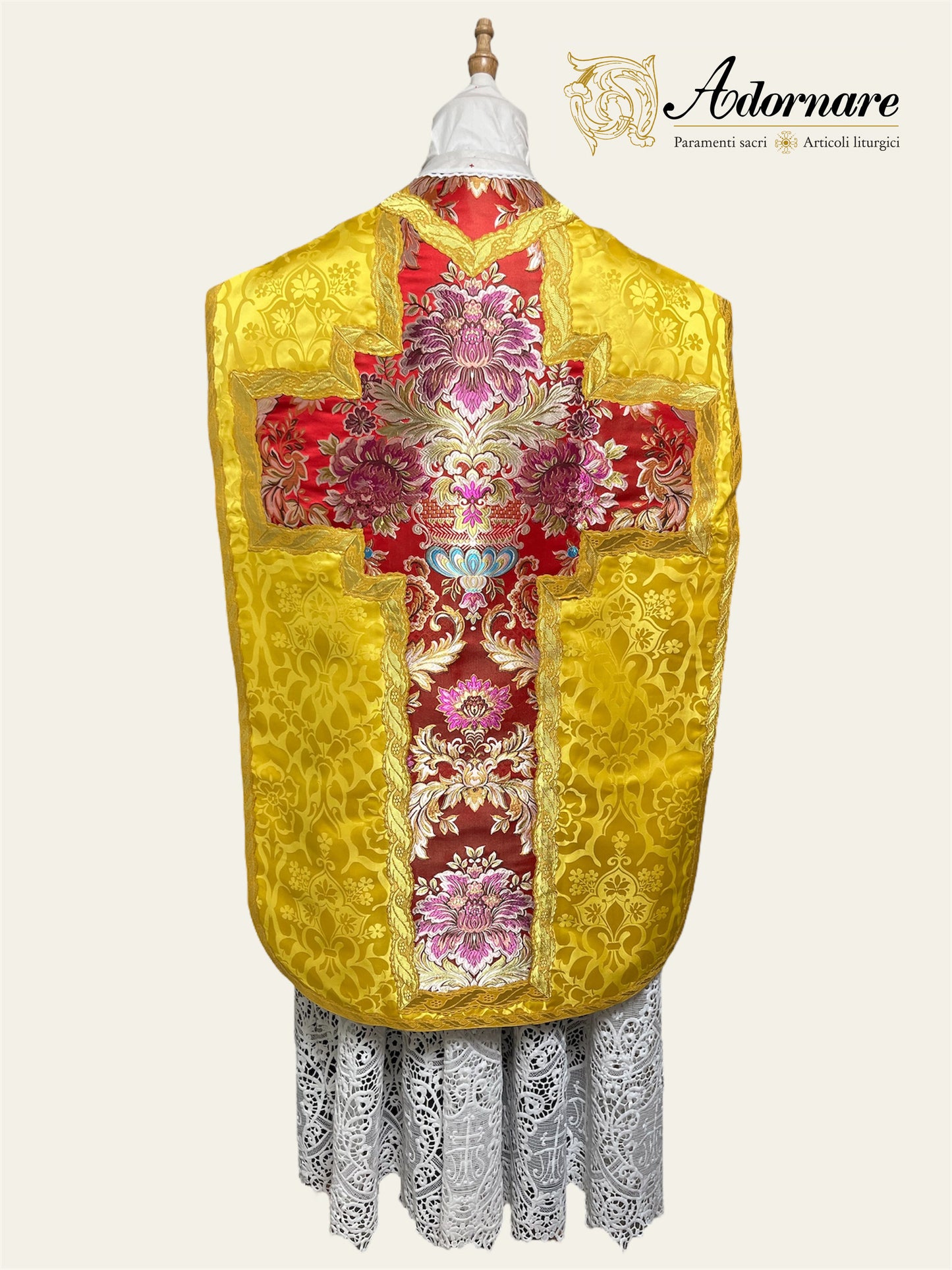 French Damask Roman Chasuble with brocade panels - Low Mass Set / Pianeta Francese Damasco con inserti in broccato