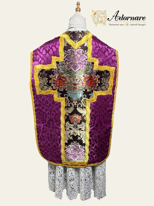 French Damask Roman Chasuble with brocade panels - Low Mass Set / Pianeta Francese Damasco con inserti in broccato