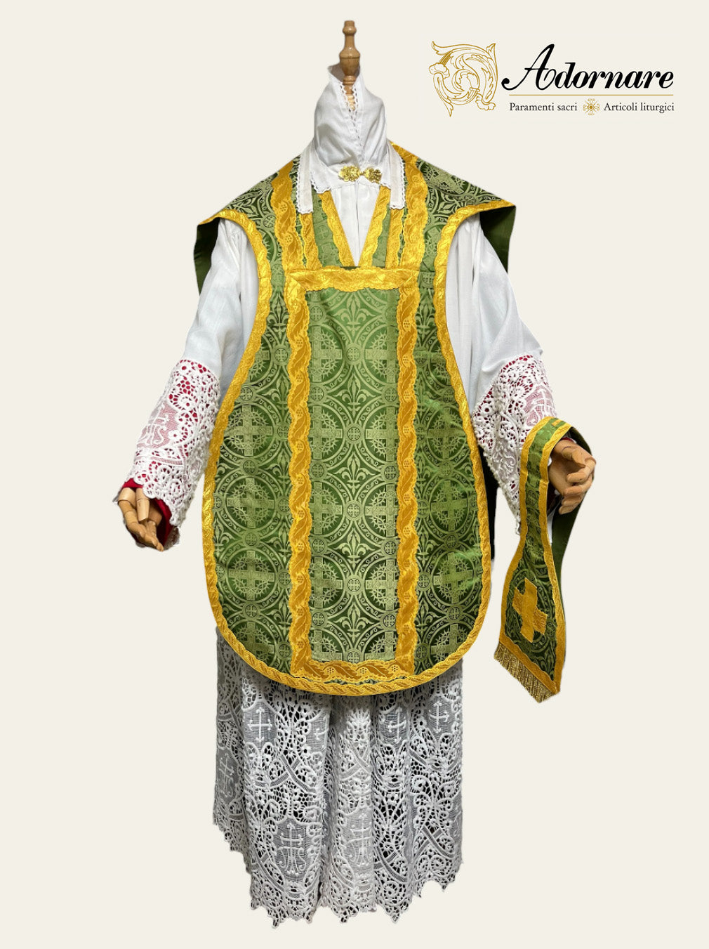 Passion Brocade French-cut Roman Chasuble Low Mass Set / Pianeta Francese in broccato di passione