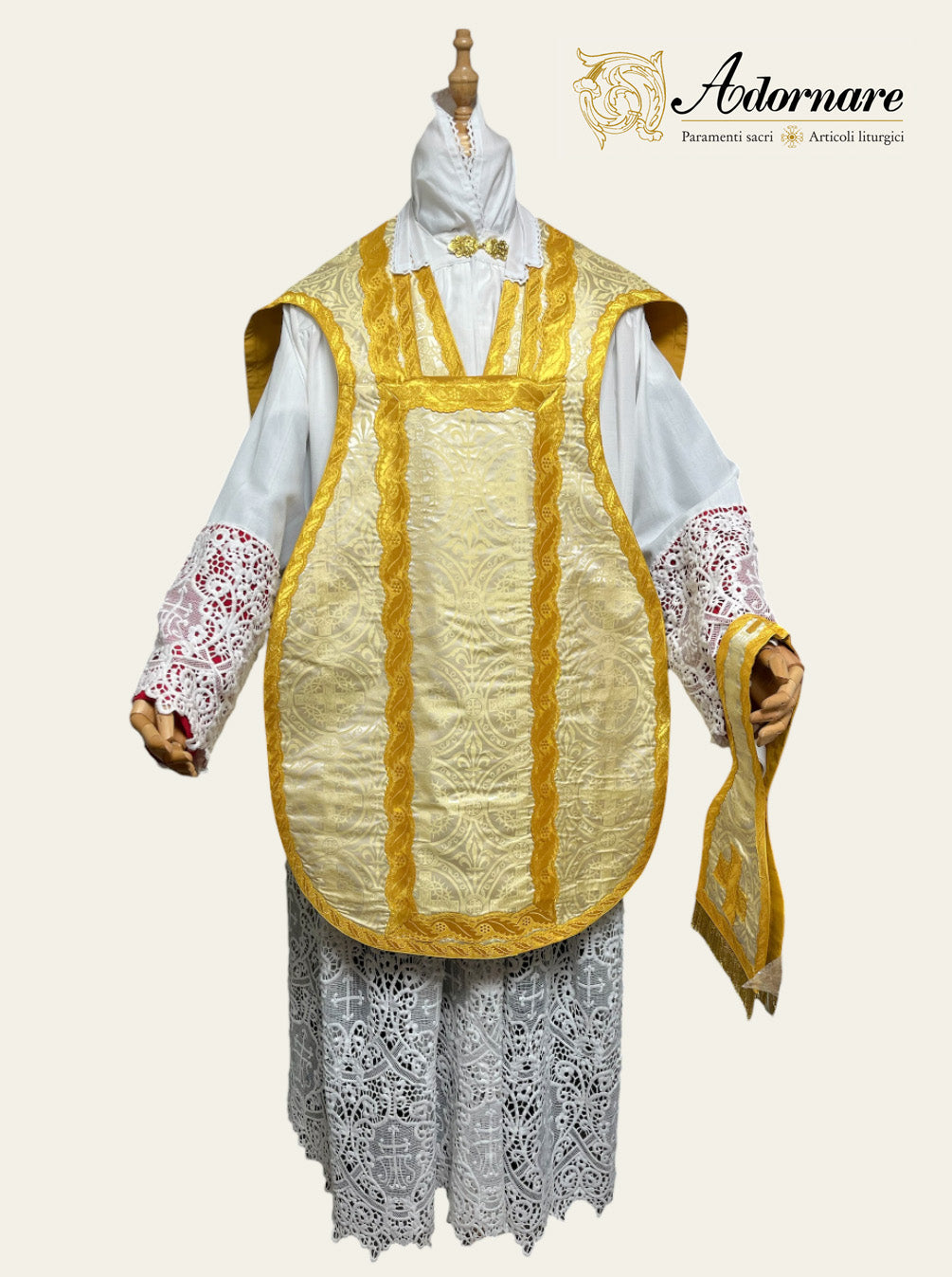 Passion Brocade French-cut Roman Chasuble Low Mass Set / Pianeta Francese in broccato di passione