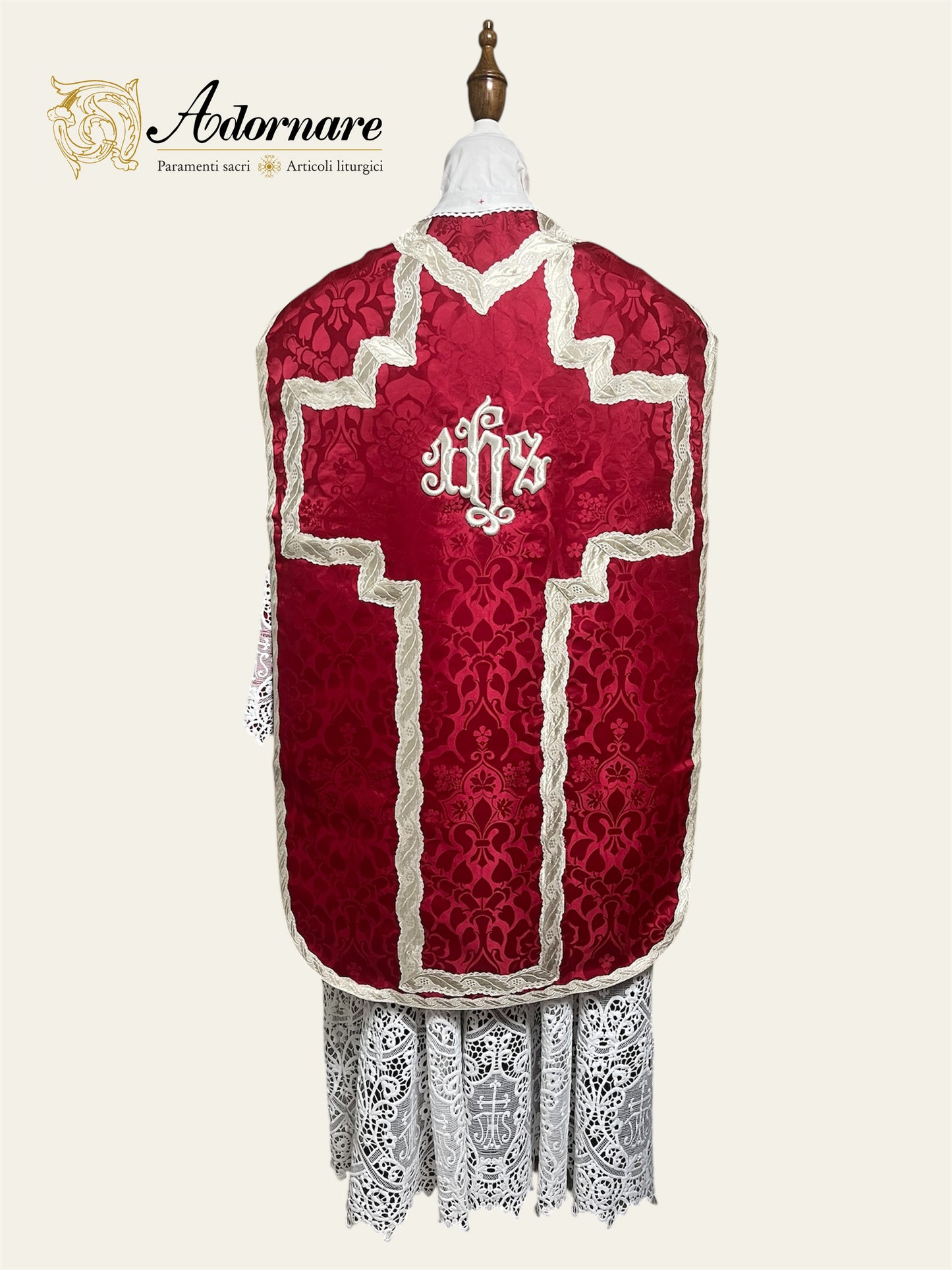 Damask "IHS" French-cut Roman Chasuble Low Mass Set / Pianeta Francese Damasco "IHS"