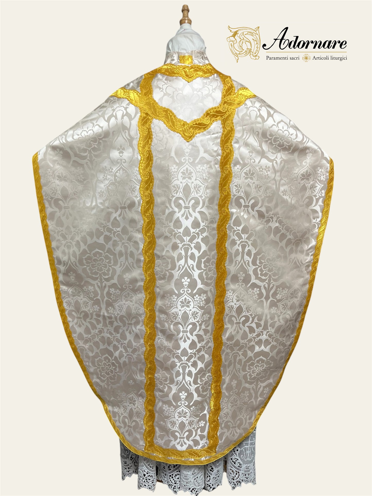 Fuller-Cut Damask St Philip Neri Chasuble Low Mass Set / Pianeta San Filippo Damasco
