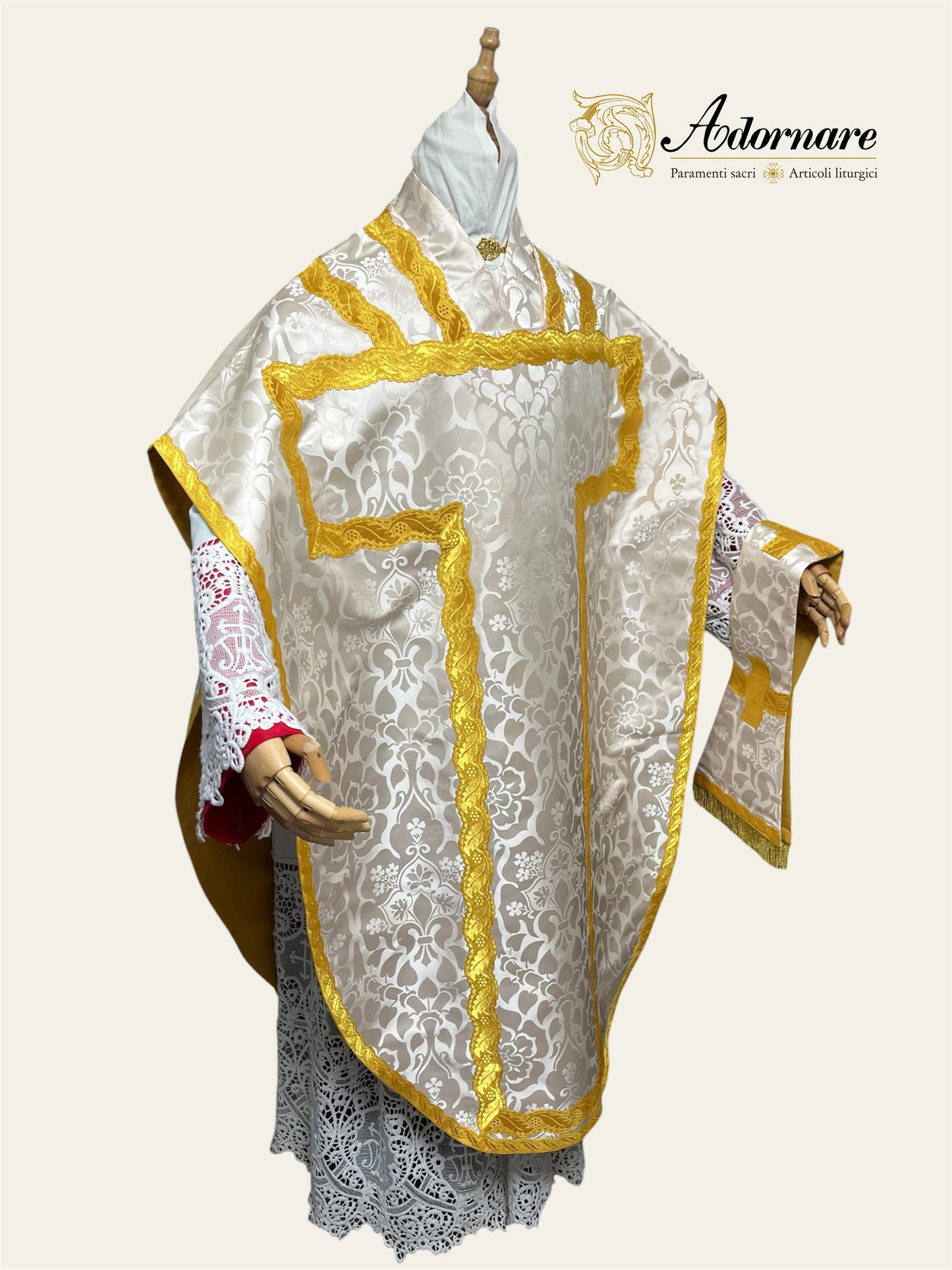 Fuller-Cut Damask St Philip Neri Chasuble Low Mass Set / Pianeta San Filippo Damasco