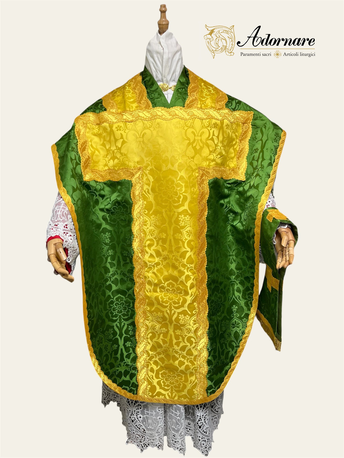 Fuller-Cut Damask Damask St Philip Neri Chasuble with insert panel - Low Mass Set / Pianeta San Filippo Damasco con inserti