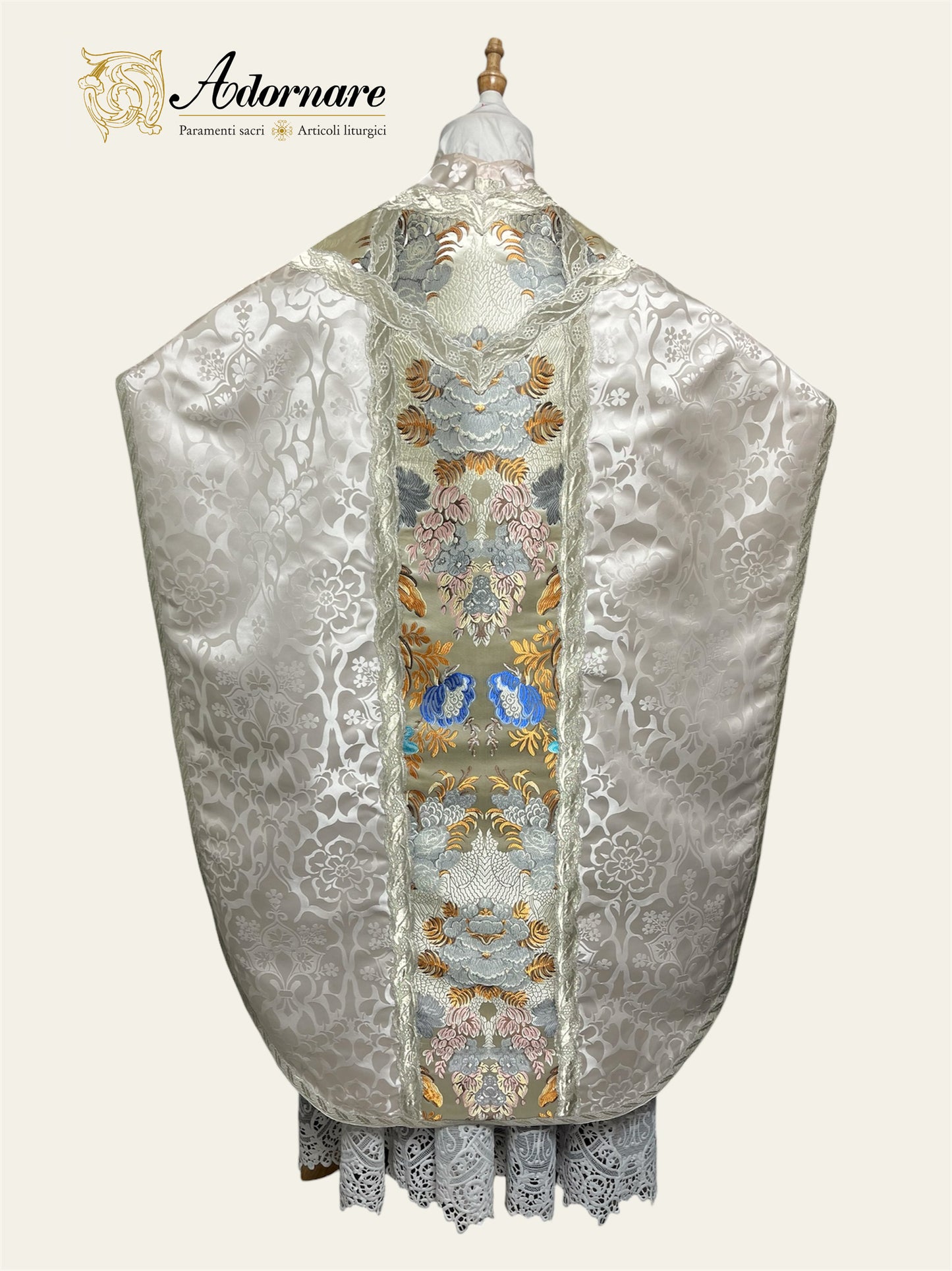 Fuller-Cut Damask St Philip Neri Chasuble with brocade panel - Low Mass Set / Pianeta San Filippo Damasco con inserti in broccato