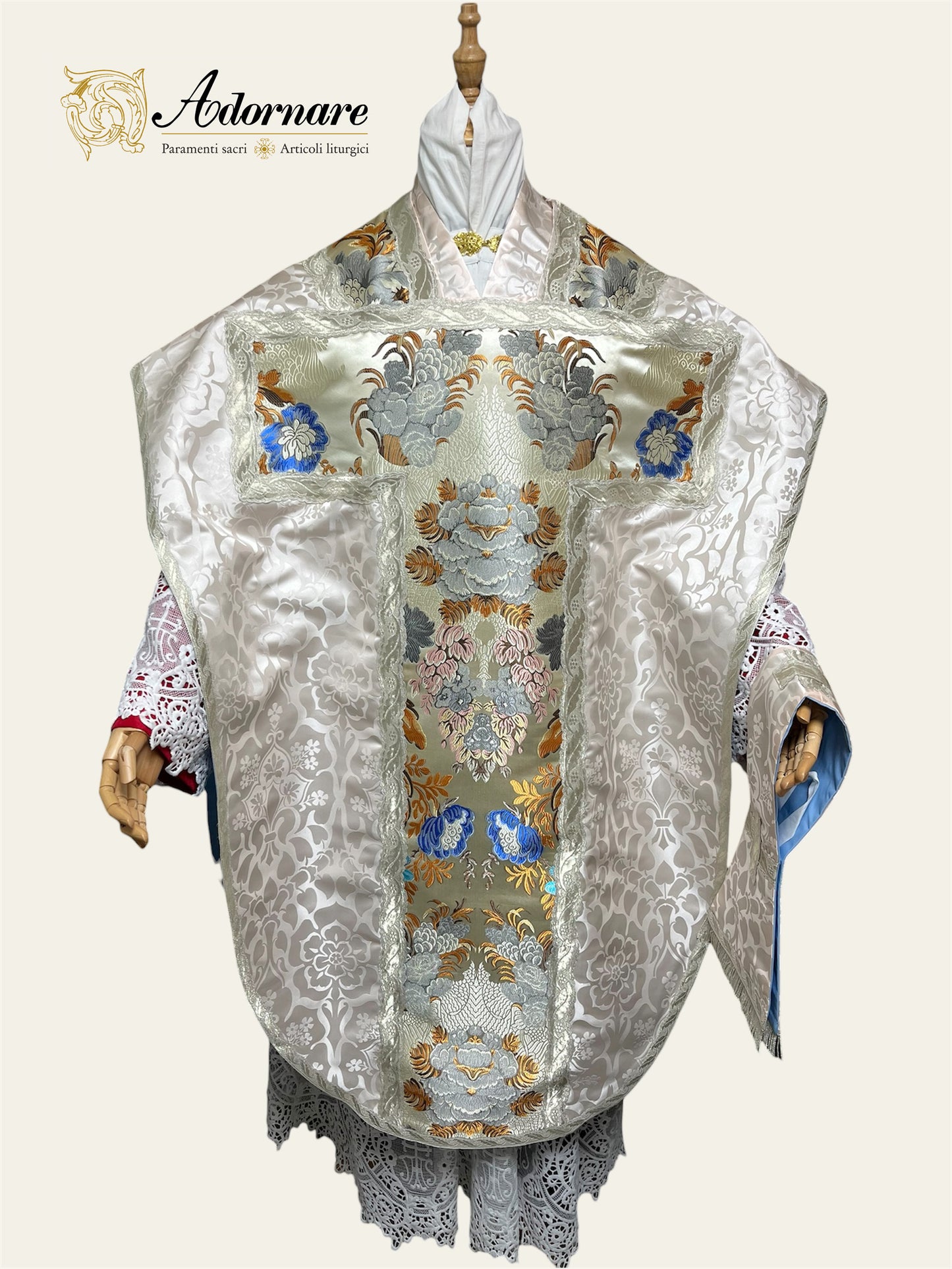 Fuller-Cut Damask St Philip Neri Chasuble with brocade panel - Low Mass Set / Pianeta San Filippo Damasco con inserti in broccato