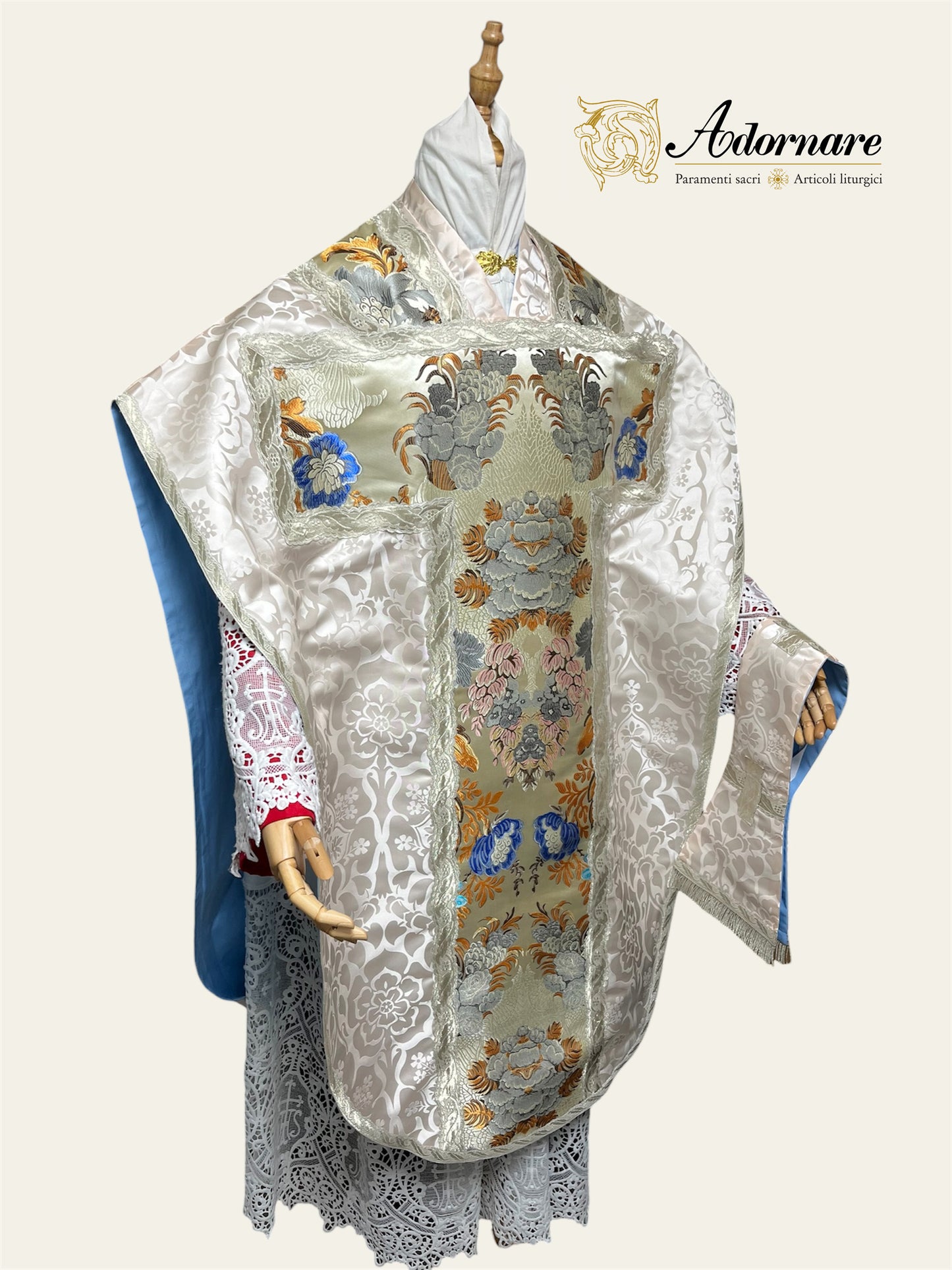 Fuller-Cut Damask St Philip Neri Chasuble with brocade panel - Low Mass Set / Pianeta San Filippo Damasco con inserti in broccato