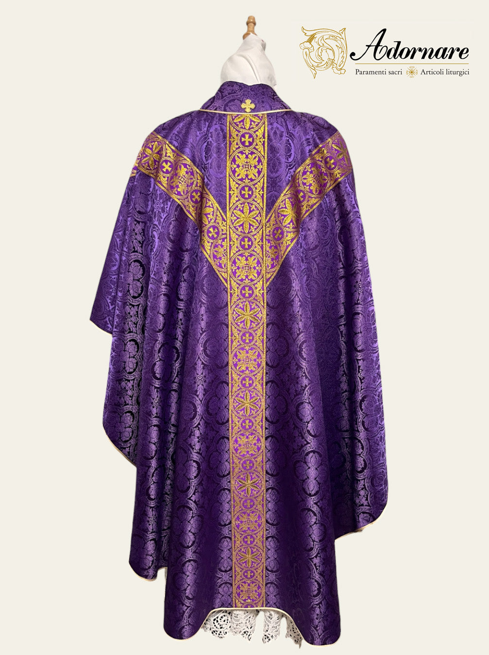 Polyester cross damask gothic chasuble with woven Y-orphrey bands / Casula gotica damasco poliestere