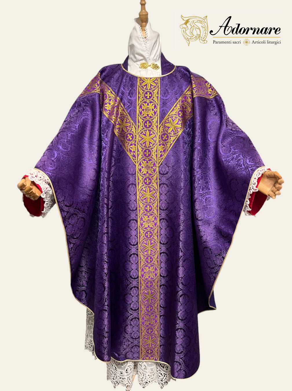 Polyester cross damask gothic chasuble with woven Y-orphrey bands / Casula gotica damasco poliestere