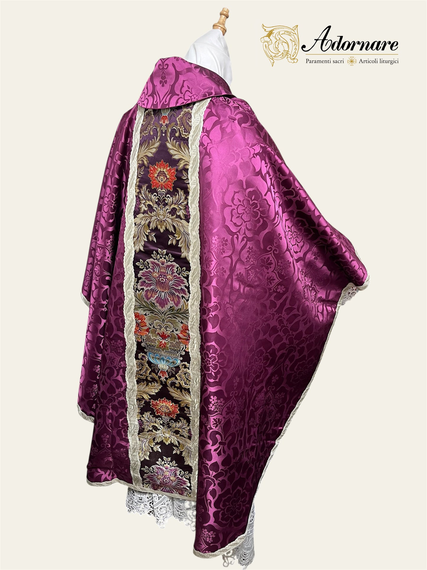Roman-style Damask Gothic Chasuble with floral brocade panel - Low Mass Set / Casula gotica Damasco con inserti in broccato