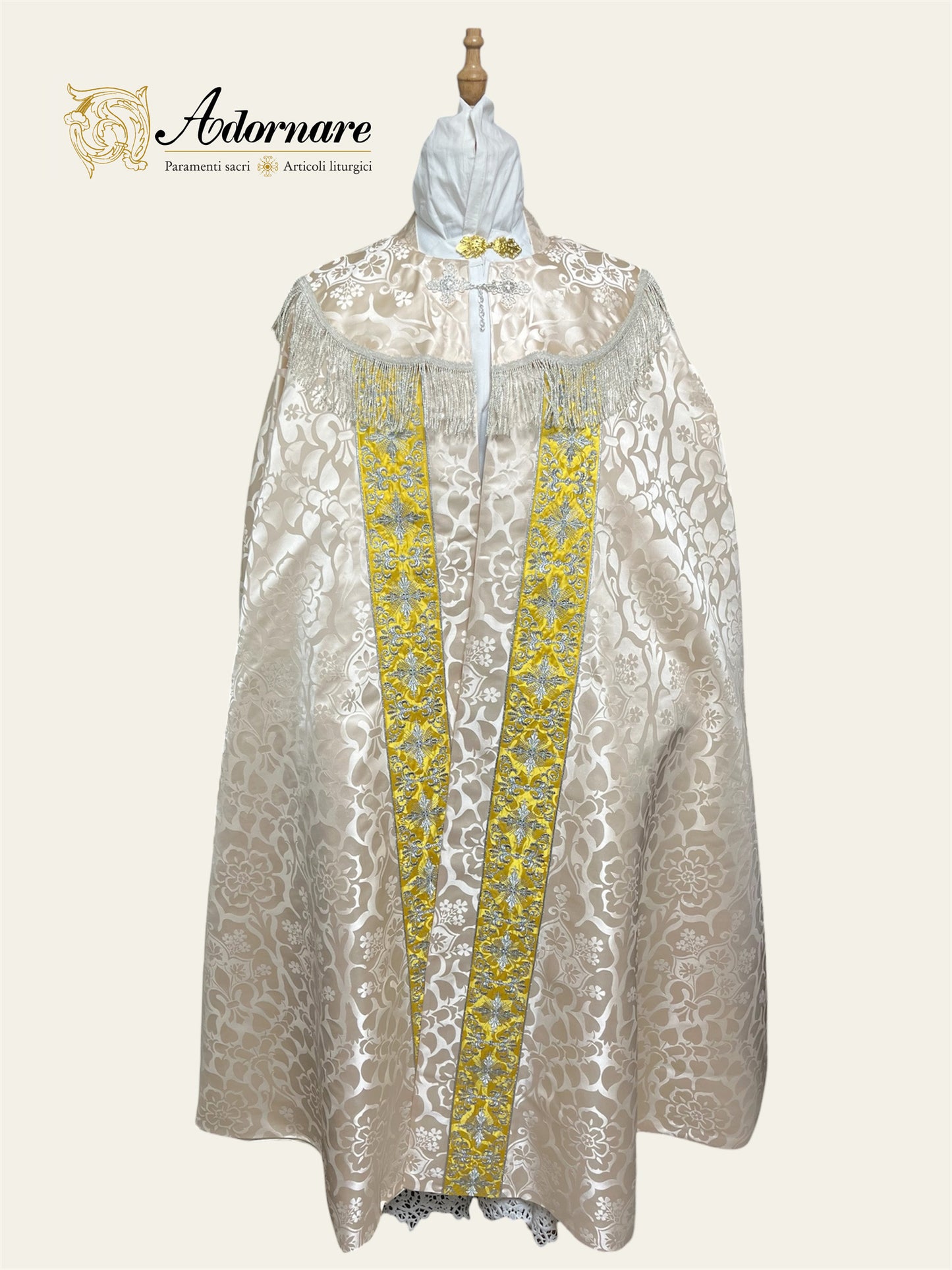 Damask Gothic Cope with embroidered orphrey bands  / Piviale Gotica Damasco