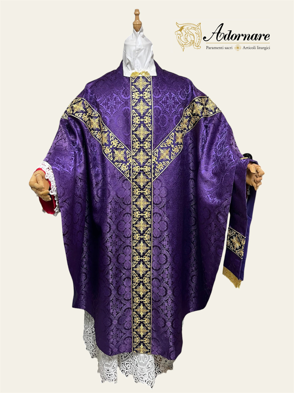 Polyester cross damask gothic chasuble with embroidered ornate cross Y-orphrey bands / Casula gotica damasco poliestere ricamato a macchina