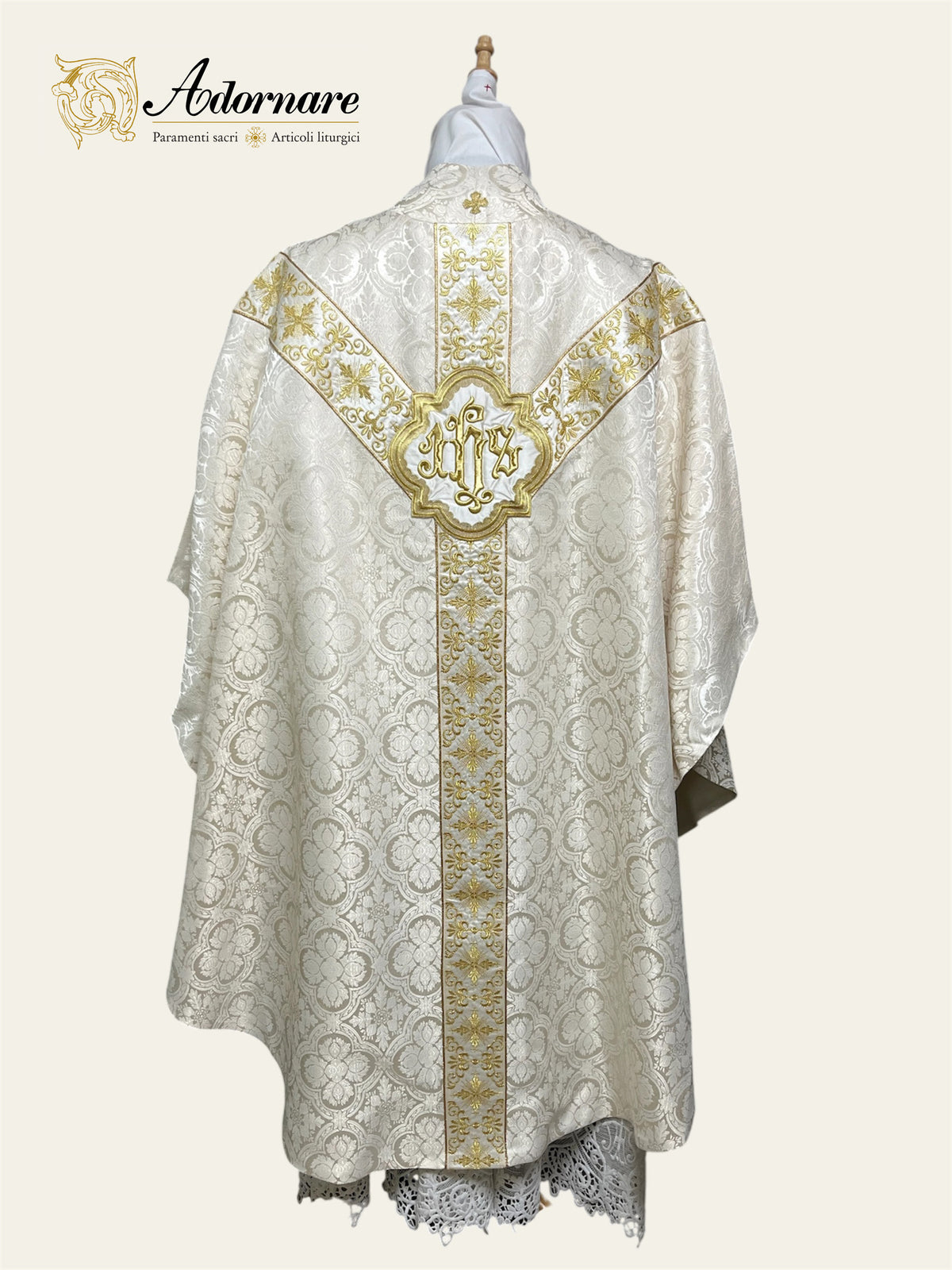 Polyester cross damask gothic chasuble with embroidered ornate cross Y-orphrey bands / Casula gotica damasco poliestere ricamato a macchina