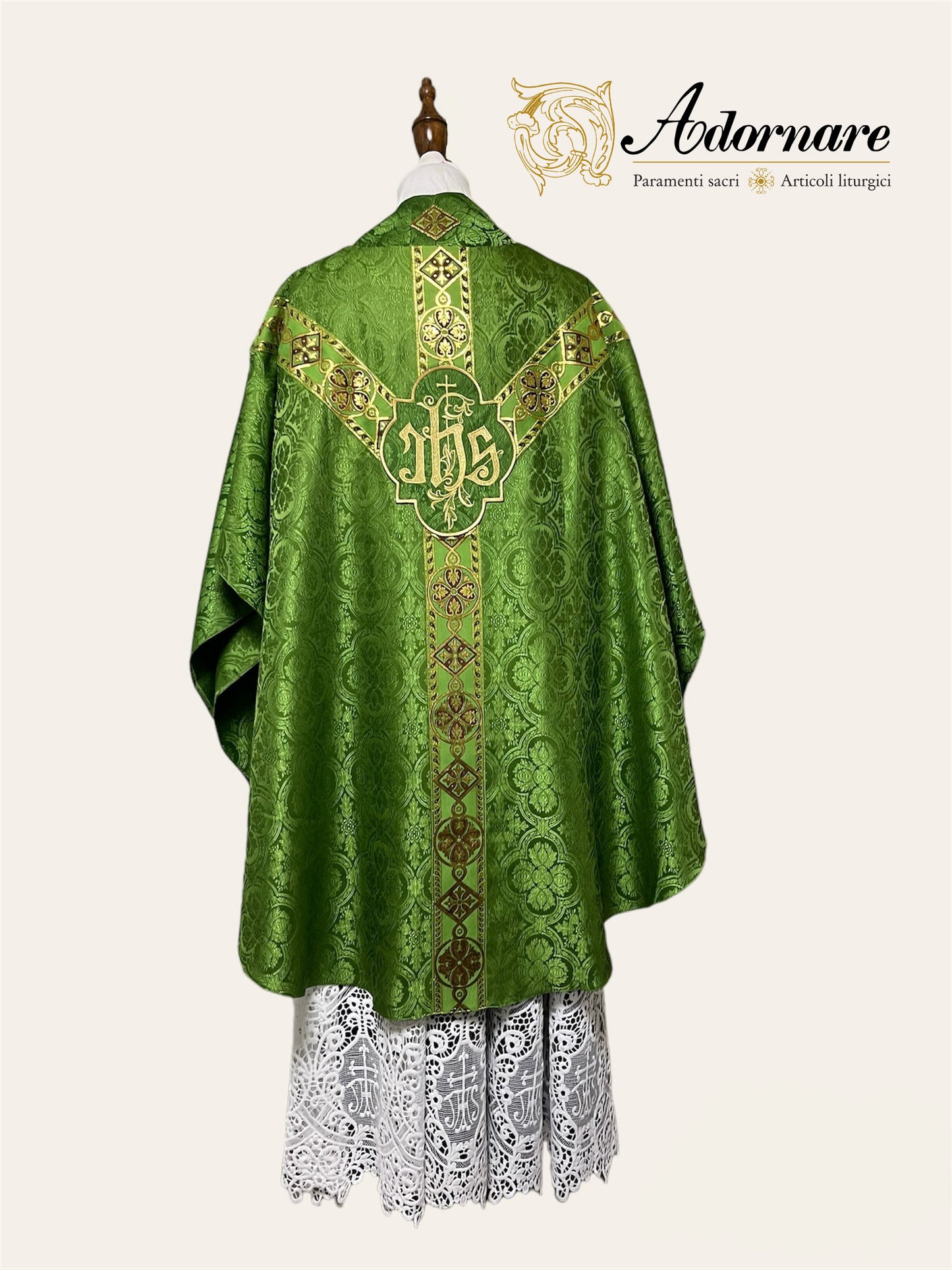 Semi-gothic chasuble economical with woven Y-orphrey and IHS appliqué / Casule semi-gotica economico