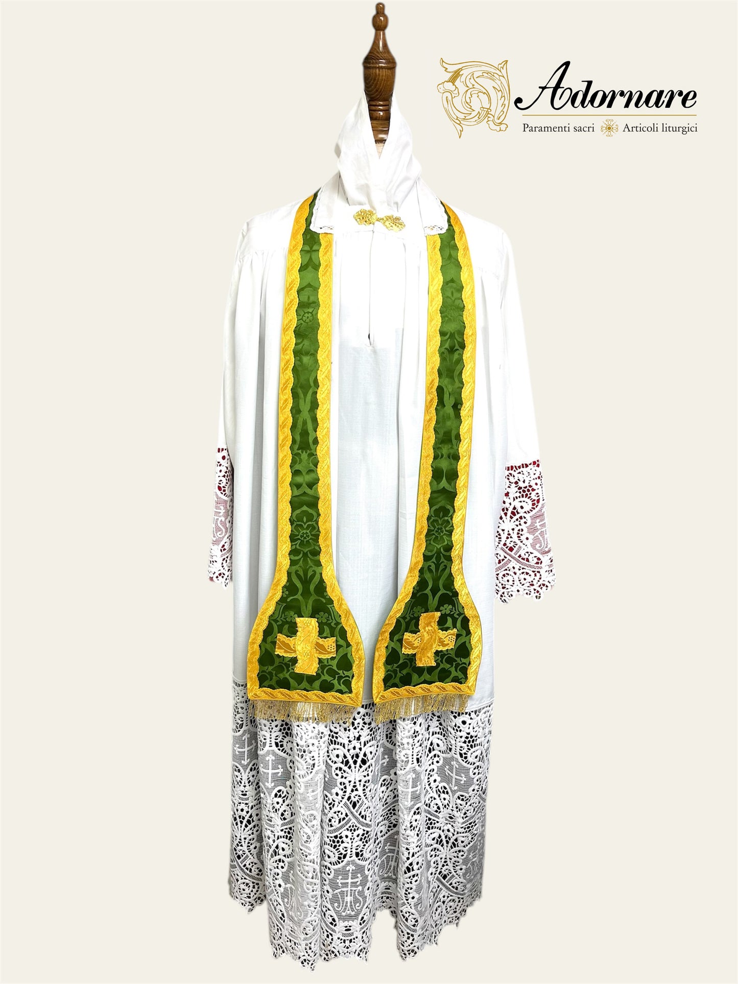 "IHS" Hand-embroidered French-cut Roman Chasuble Low Mass Set / Pianeta Francese "IHS"