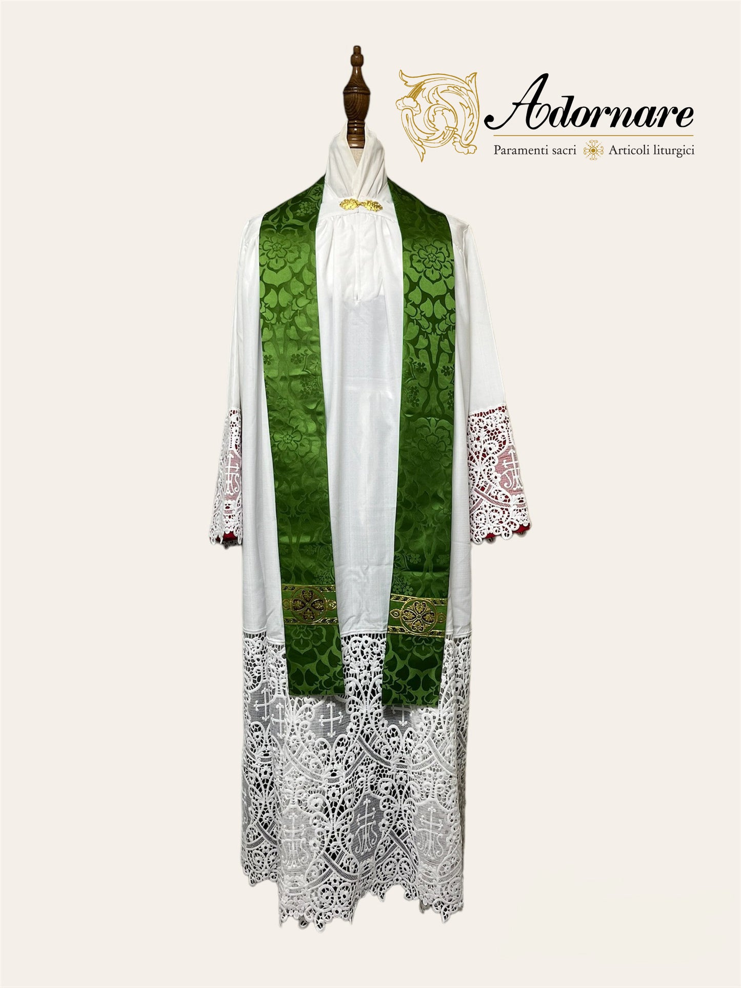 Semi-gothic chasuble with woven Y-orphrey and IHS appliqué - Low Mass Set / Casule semi-gotica Damasco