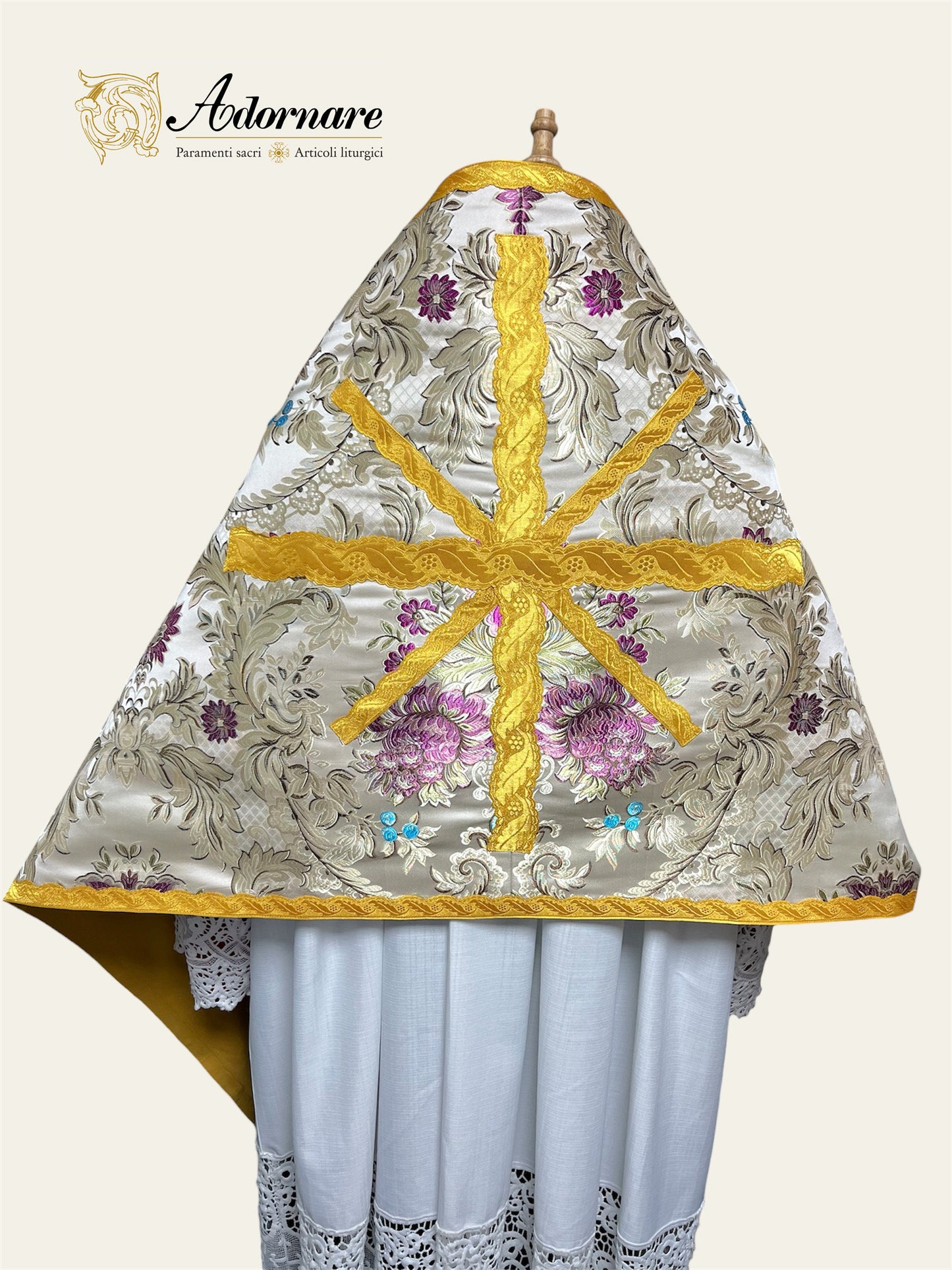 Roman-style Humeral veil in floral brocade / Velo Omerale Romano in Broccato