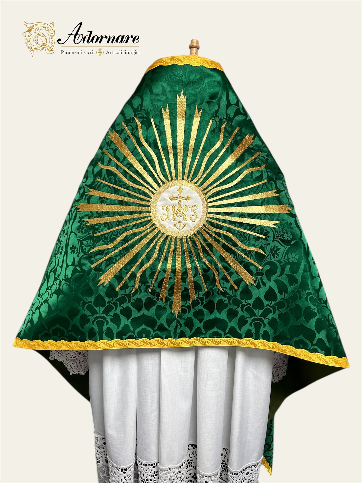 Roman-style Damask Humeral veil with sunburst IHS embroidery (All colours) / Velo Omerale Damasco ricamato con simbolo IHS
