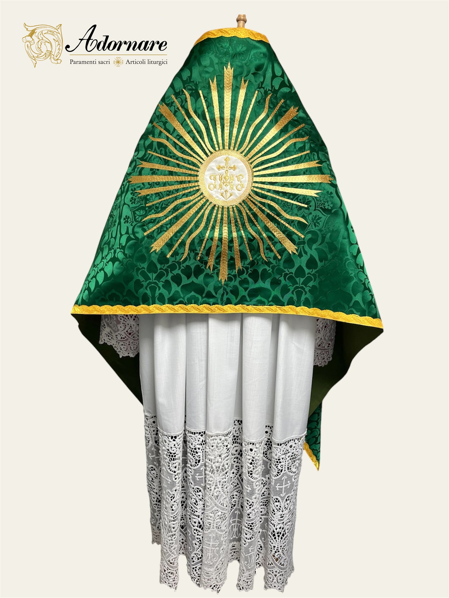 Roman-style Damask Humeral veil with sunburst IHS embroidery (All colours) / Velo Omerale Damasco ricamato con simbolo IHS