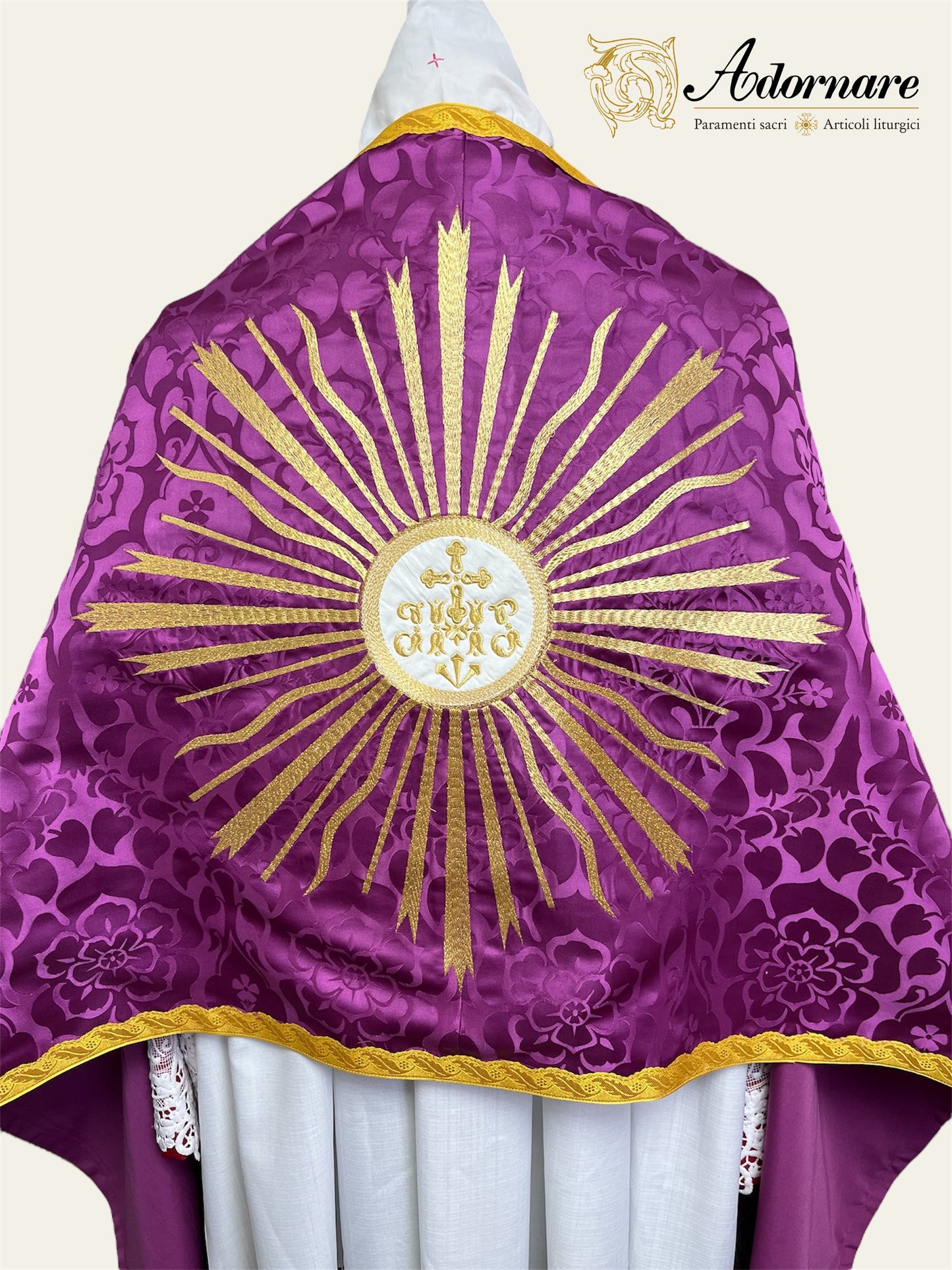 Roman-style Damask Humeral veil with sunburst IHS embroidery (All colours) / Velo Omerale Damasco ricamato con simbolo IHS